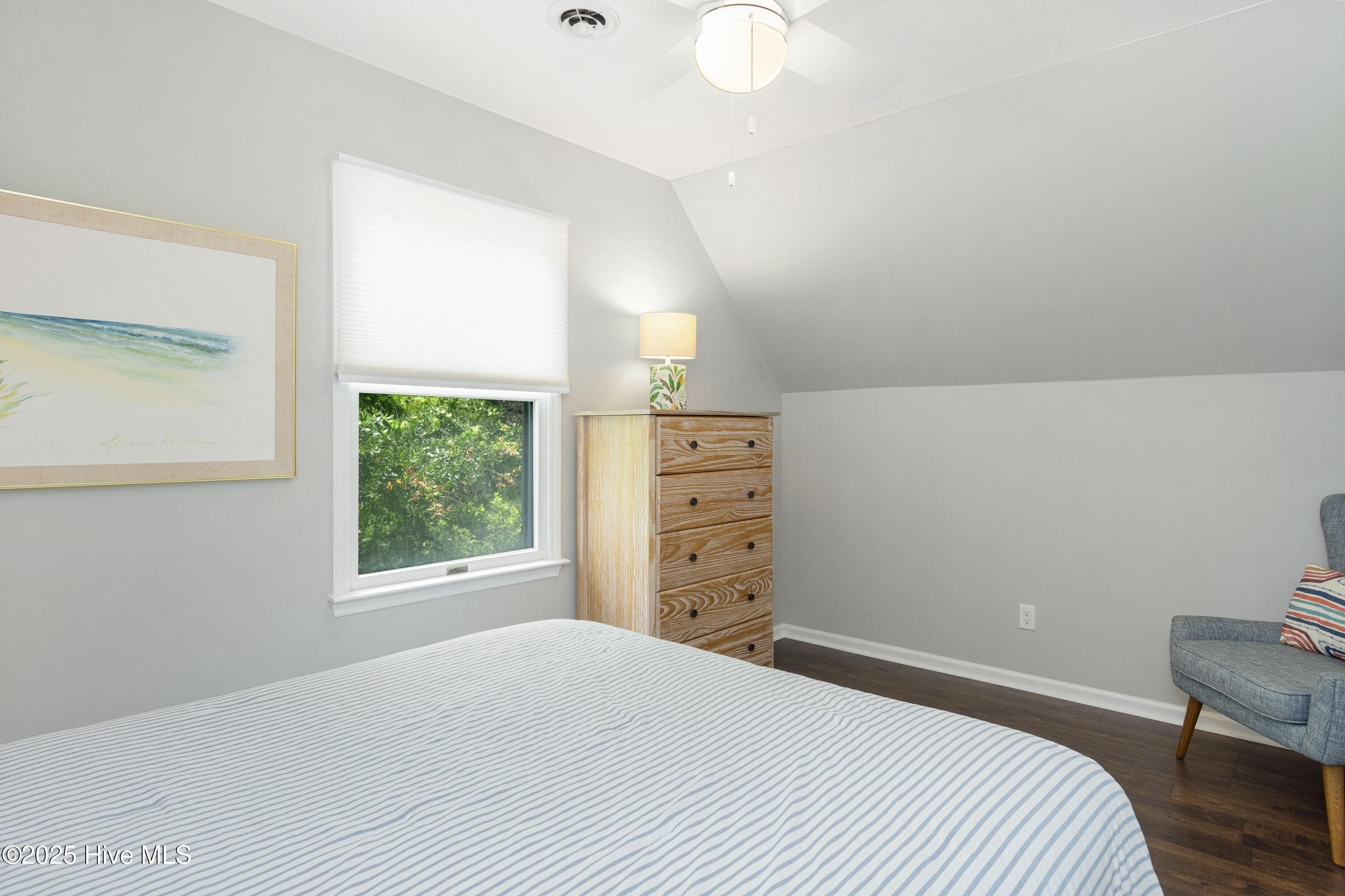 100528210 | Photo 38