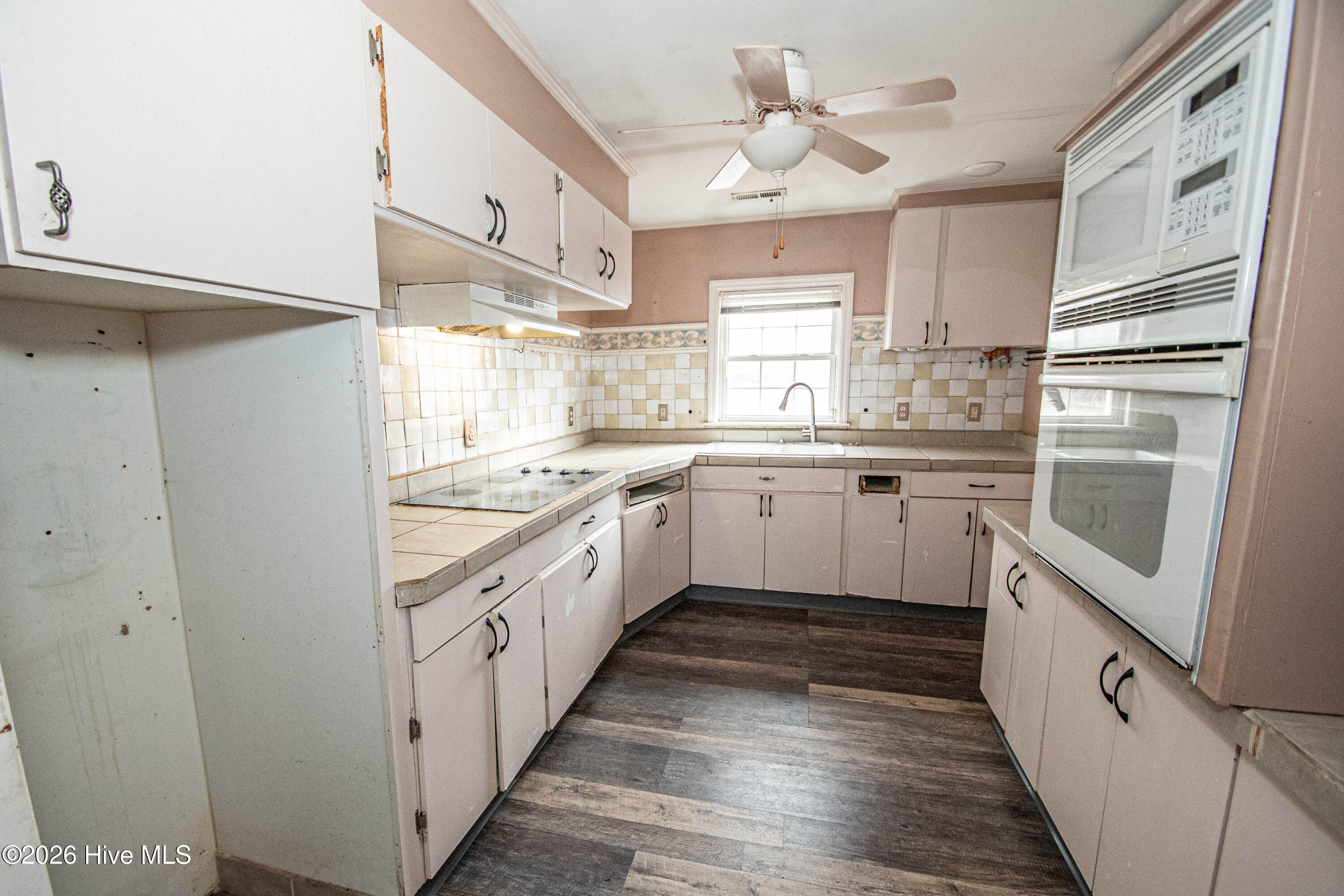 100554642 | Photo 88