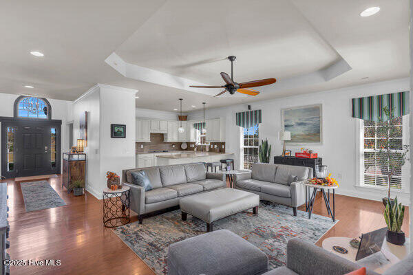 100543006 | Photo 15