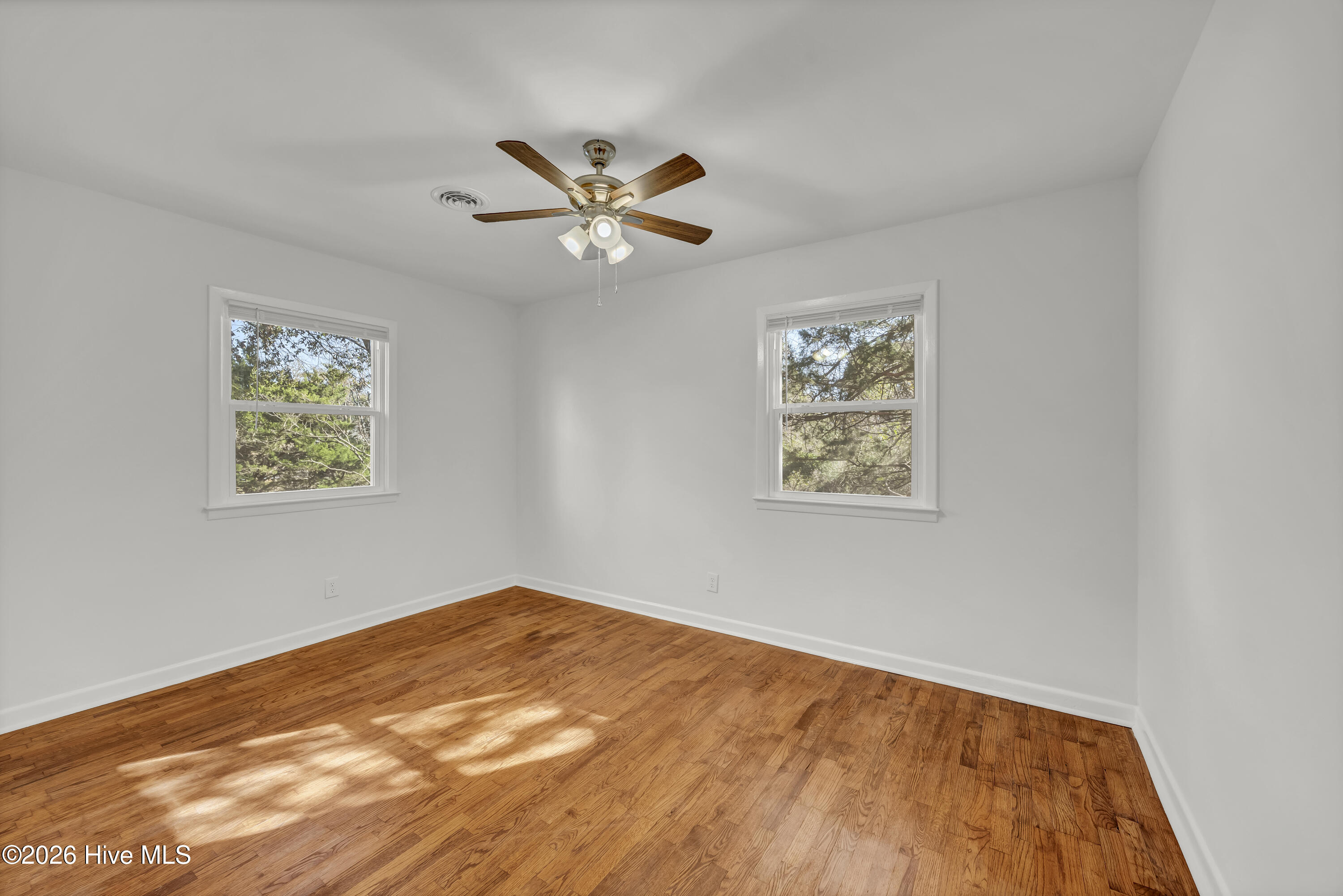 100555312 | Photo 13