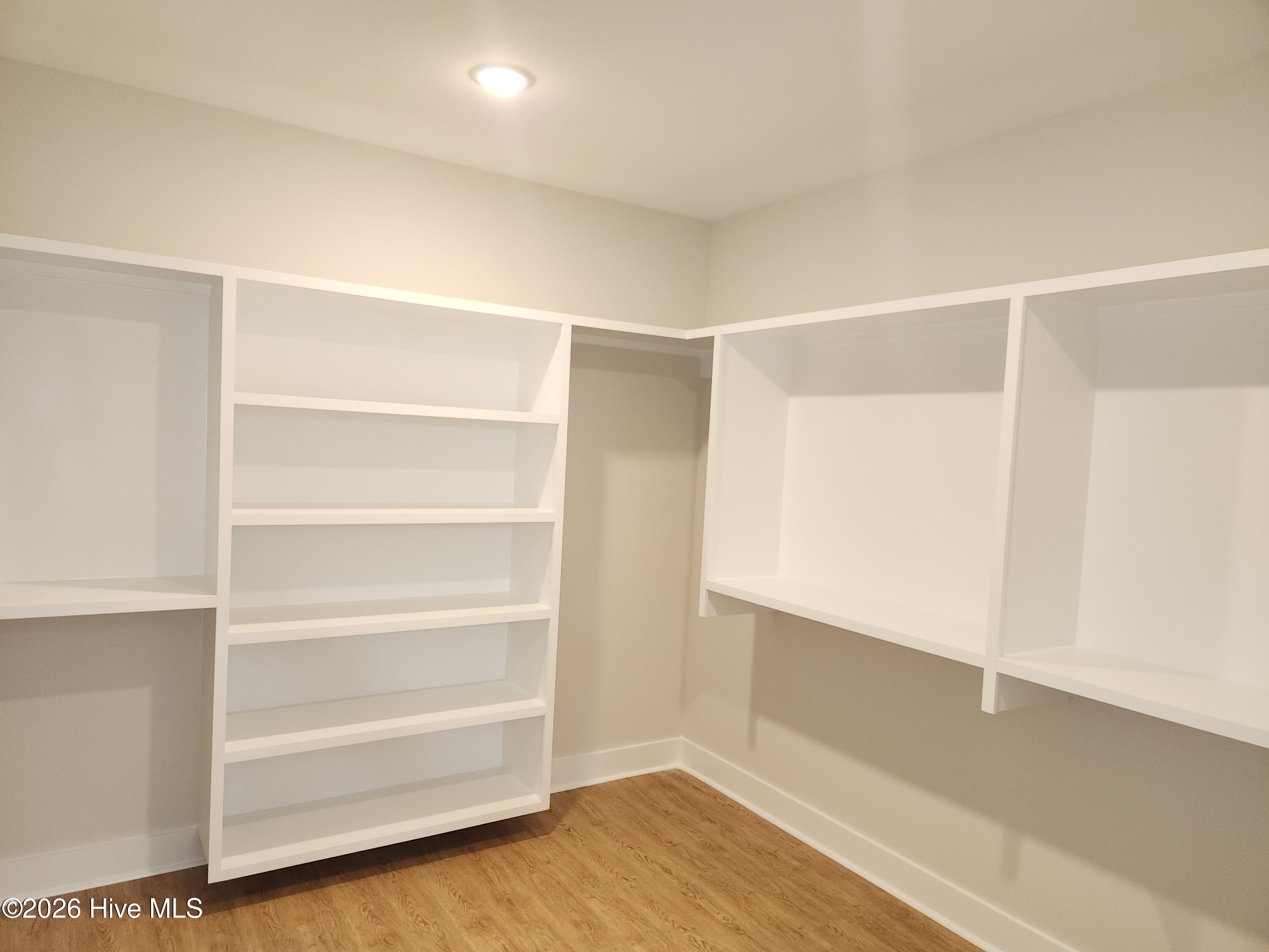 100566196 | Photo 32