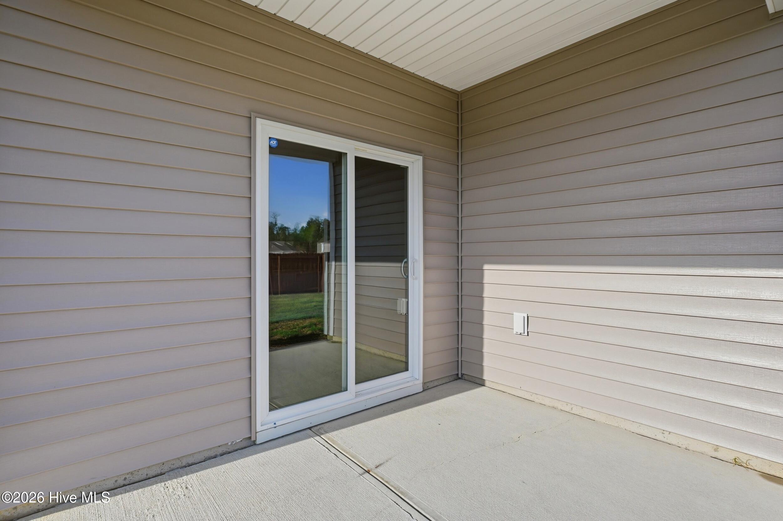 100563269 | Photo 27