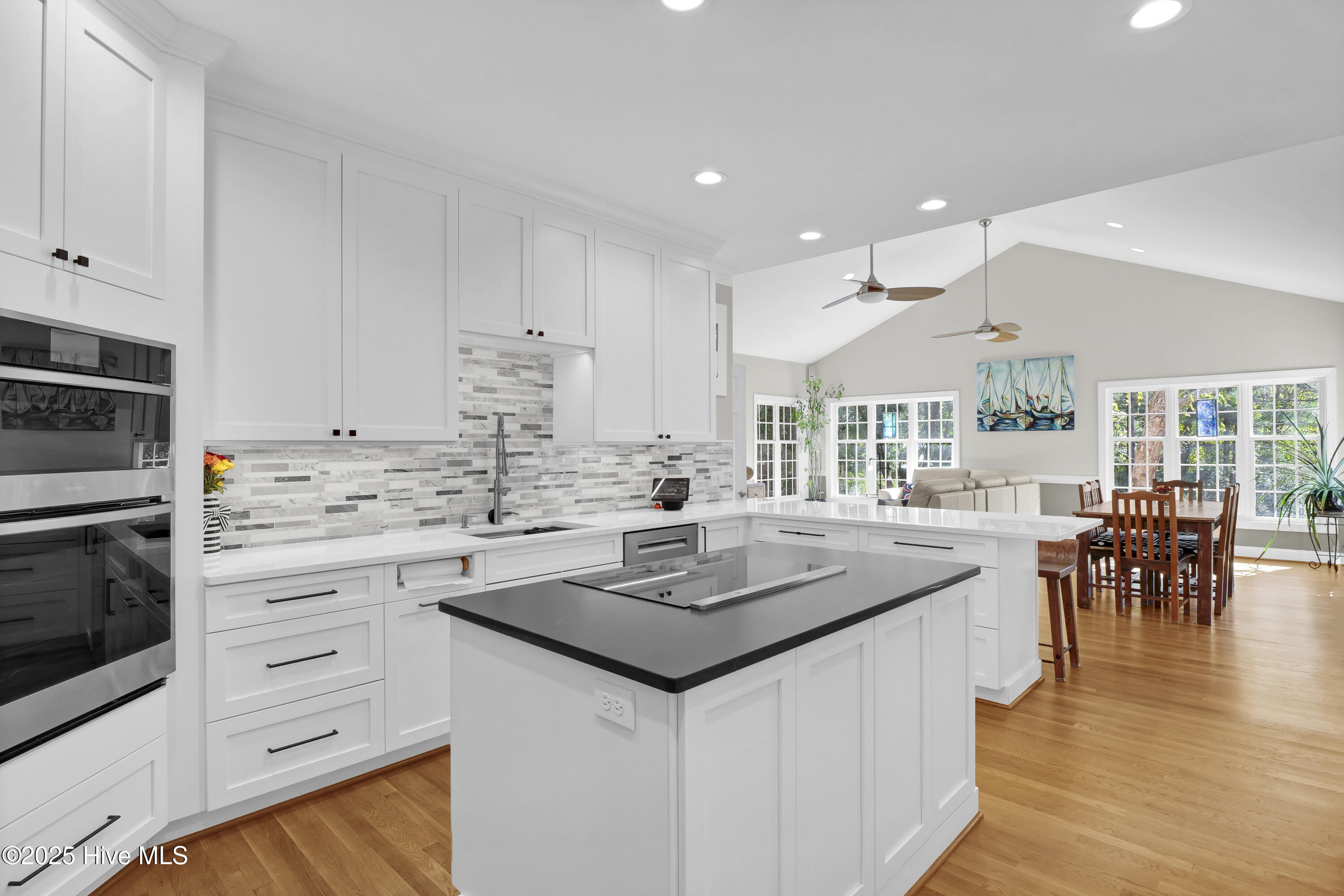 100539062 | Photo 16