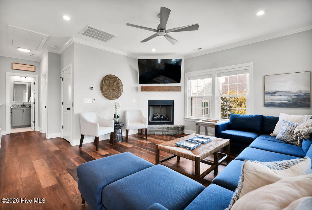 100566237 | Photo 25