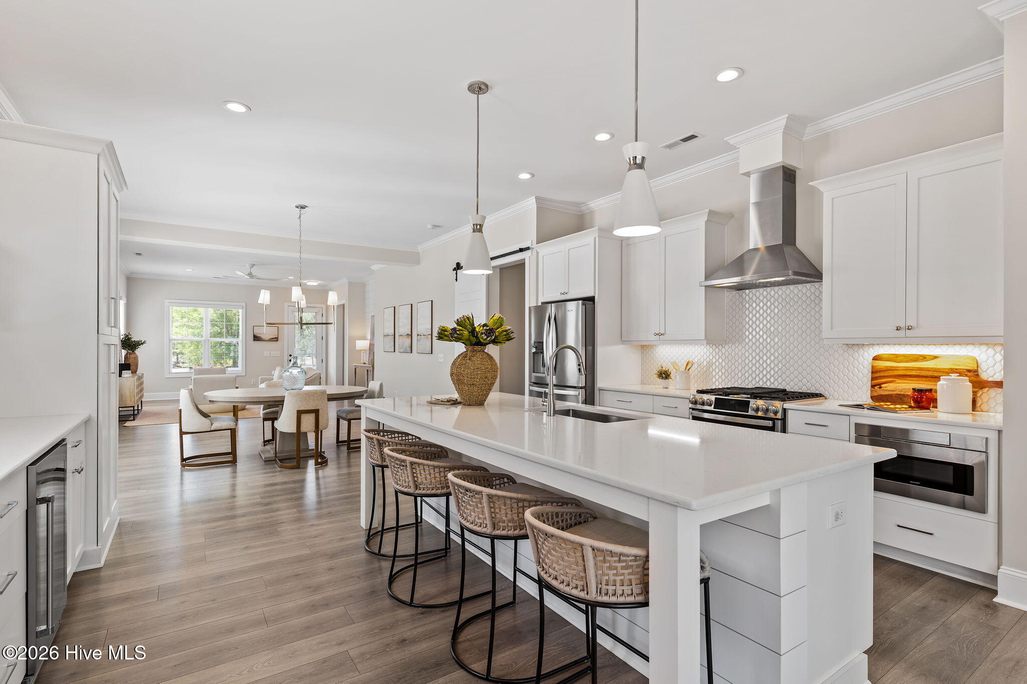 100568555 | Photo 15