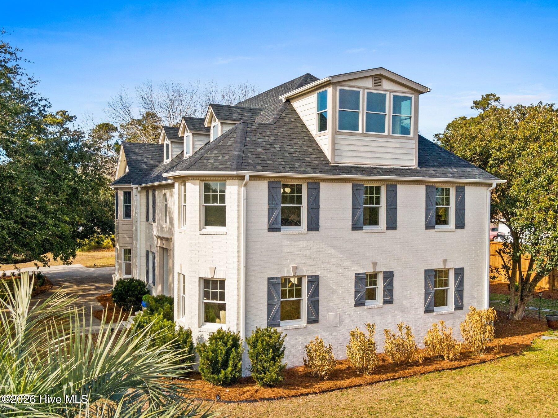 100551299 | Photo 63