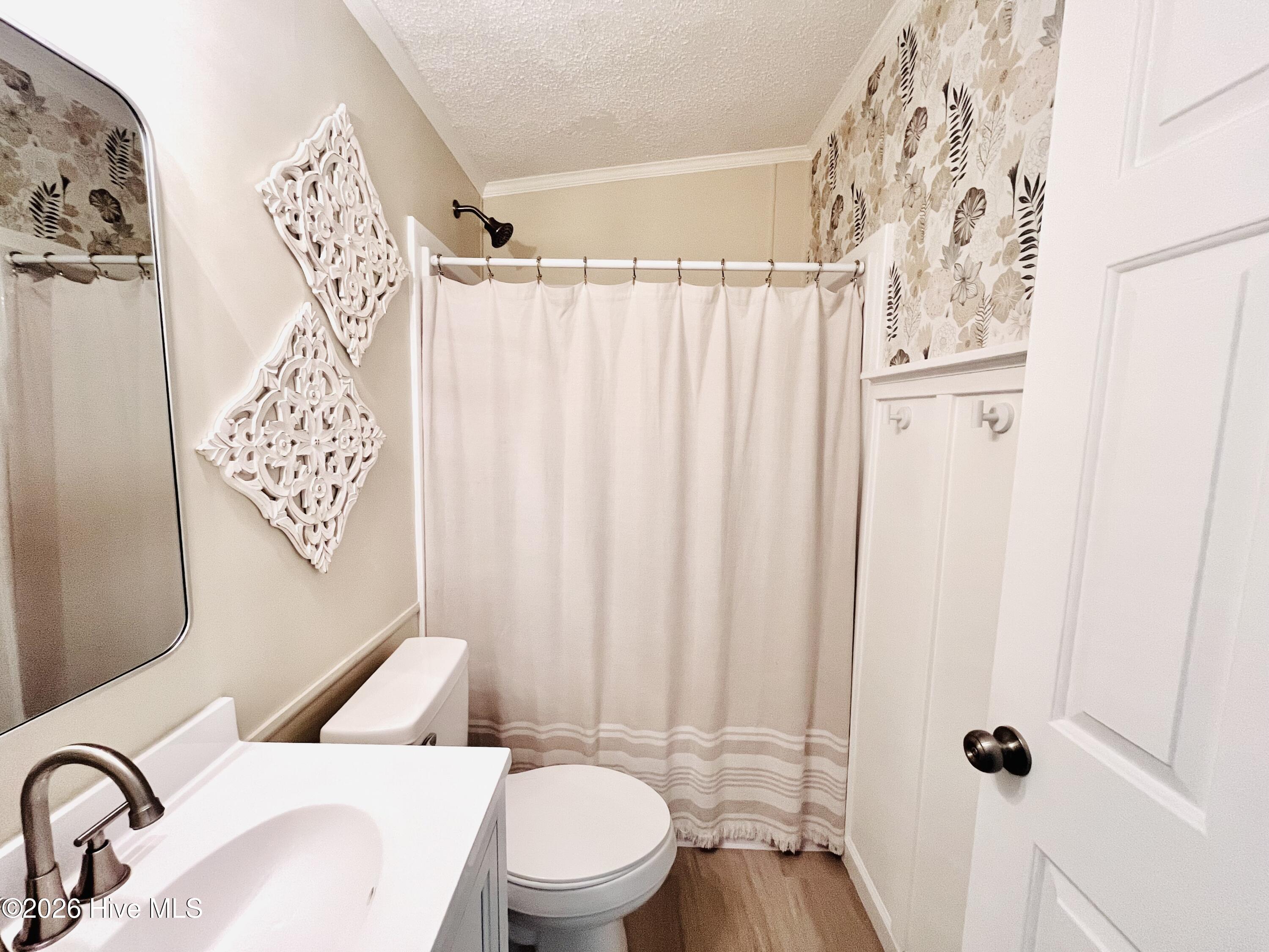 100570125 | Photo 16