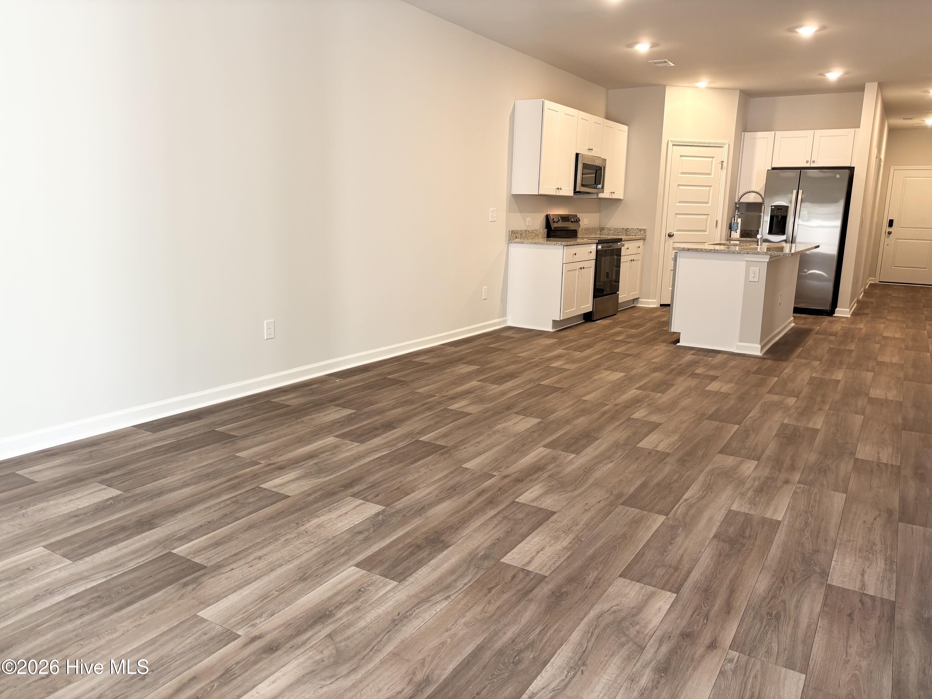 100553838 | Photo 10