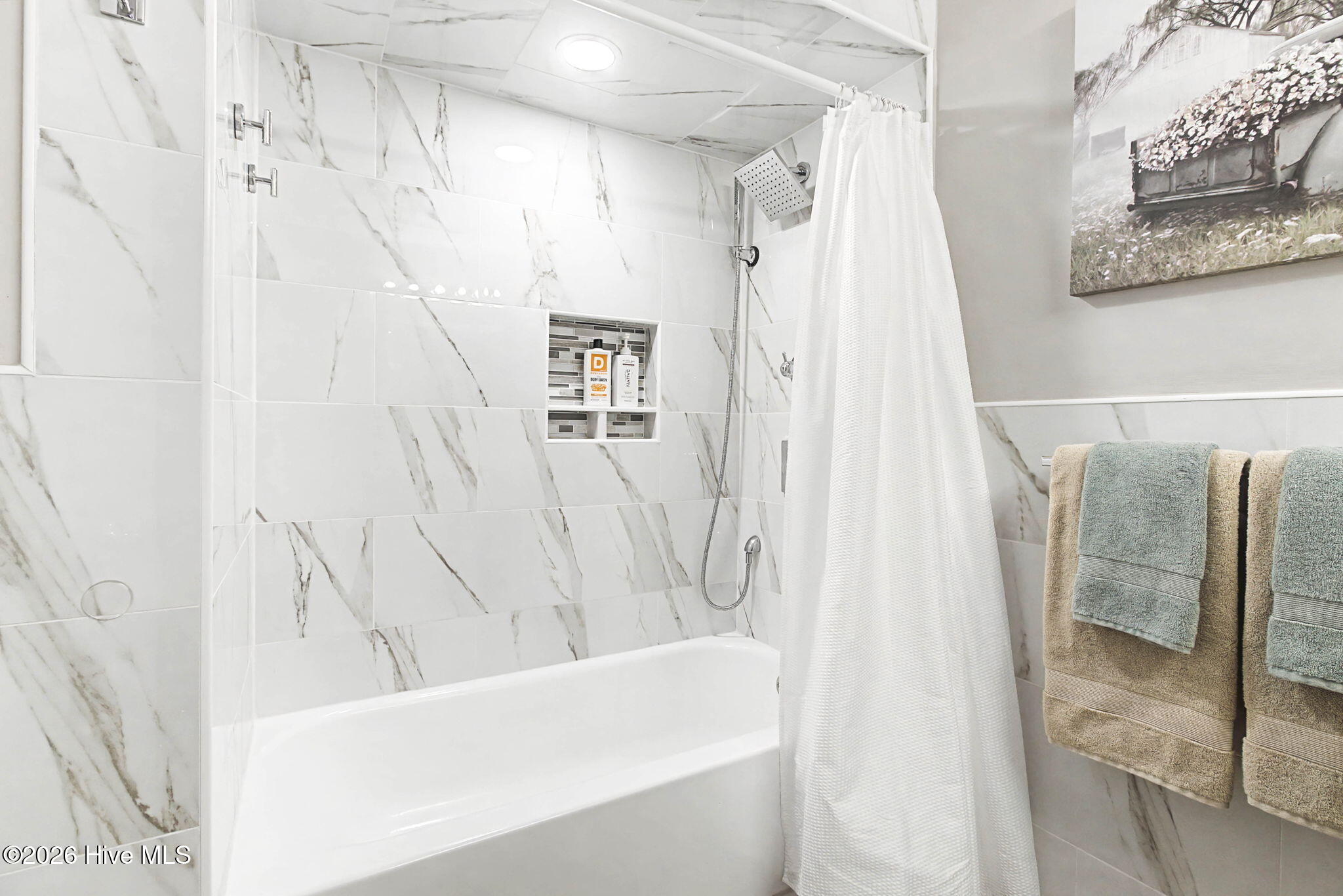 100551680 | Photo 26