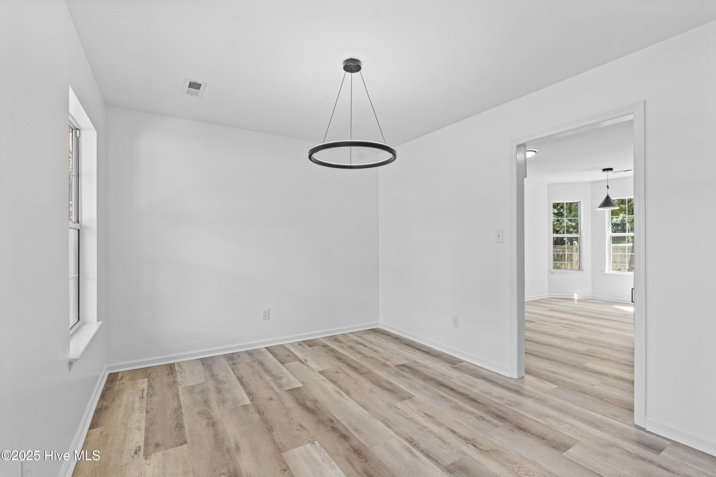 6603 Whinbrel Court, Wilmington, NC 28409 – photo 6: 006-6603WhimbrelCourt-Wilmington-NC-2840