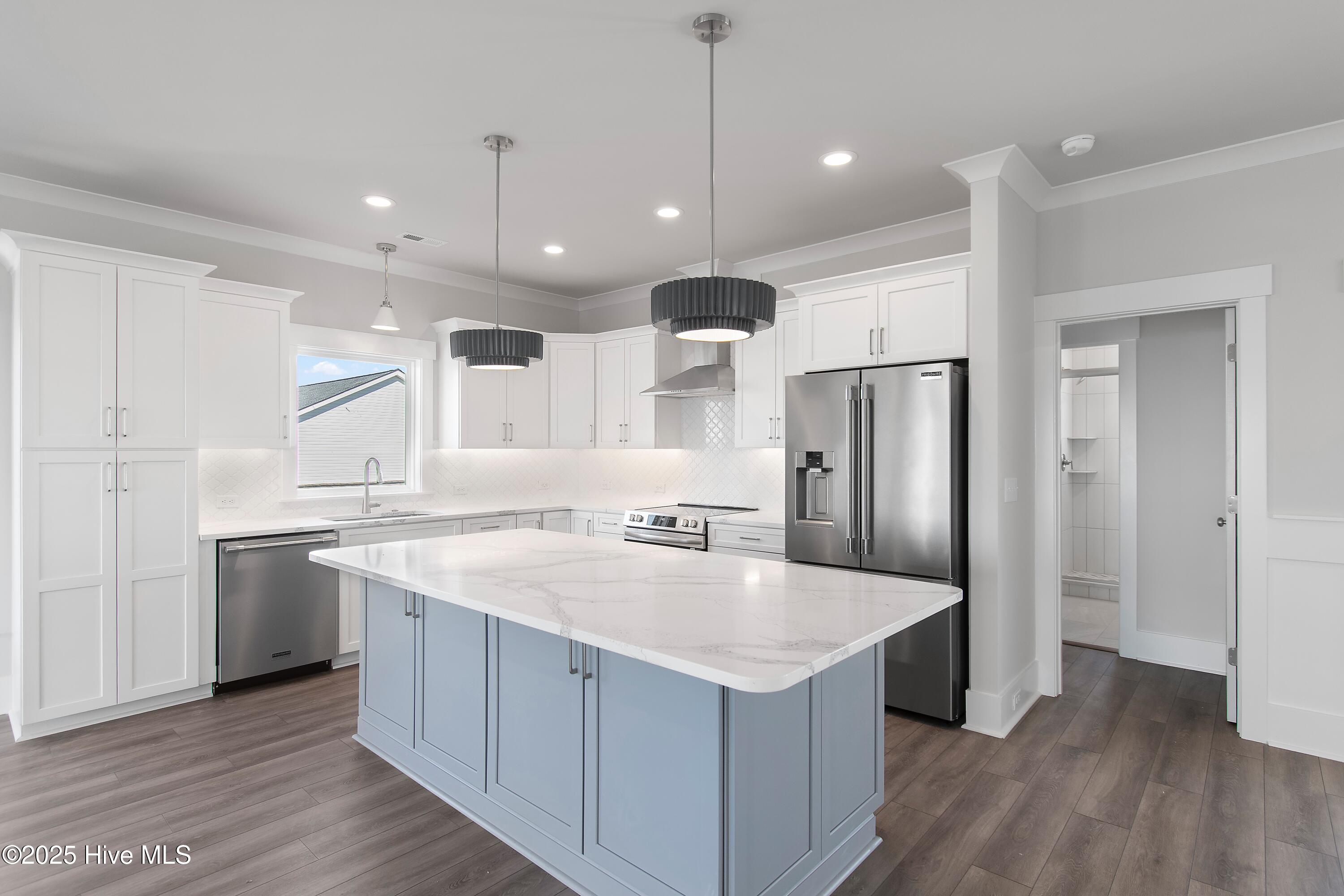 100511699 | Photo 34