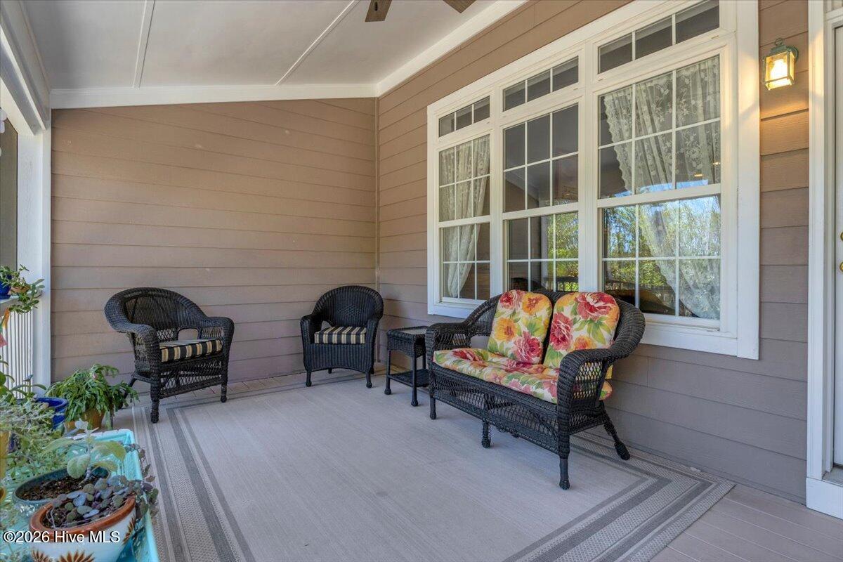 100566534 | Photo 35