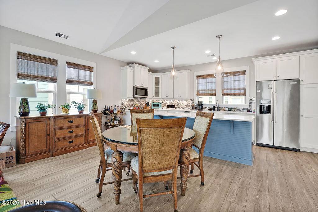 100561001 | Photo 29