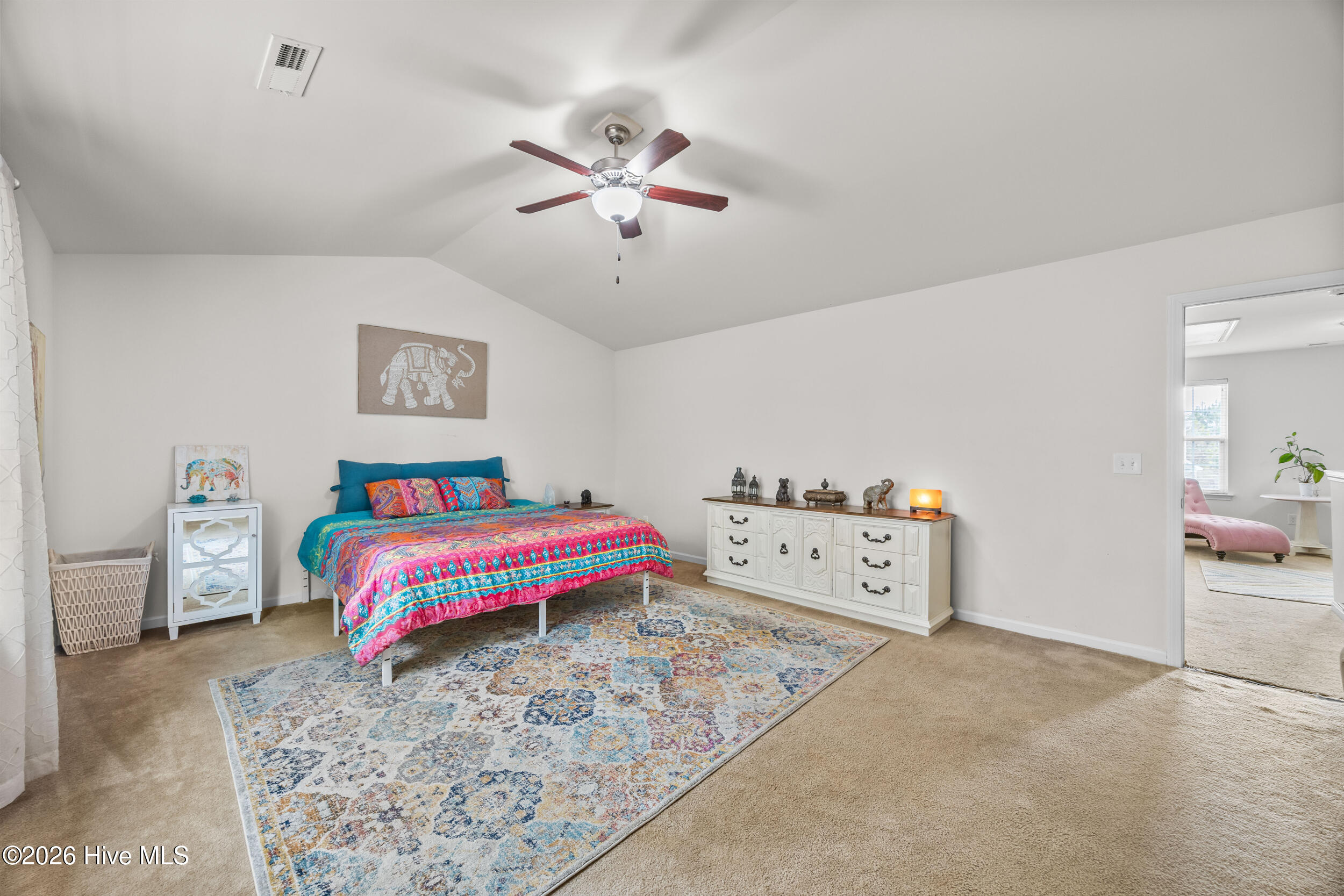 100552487 | Photo 33