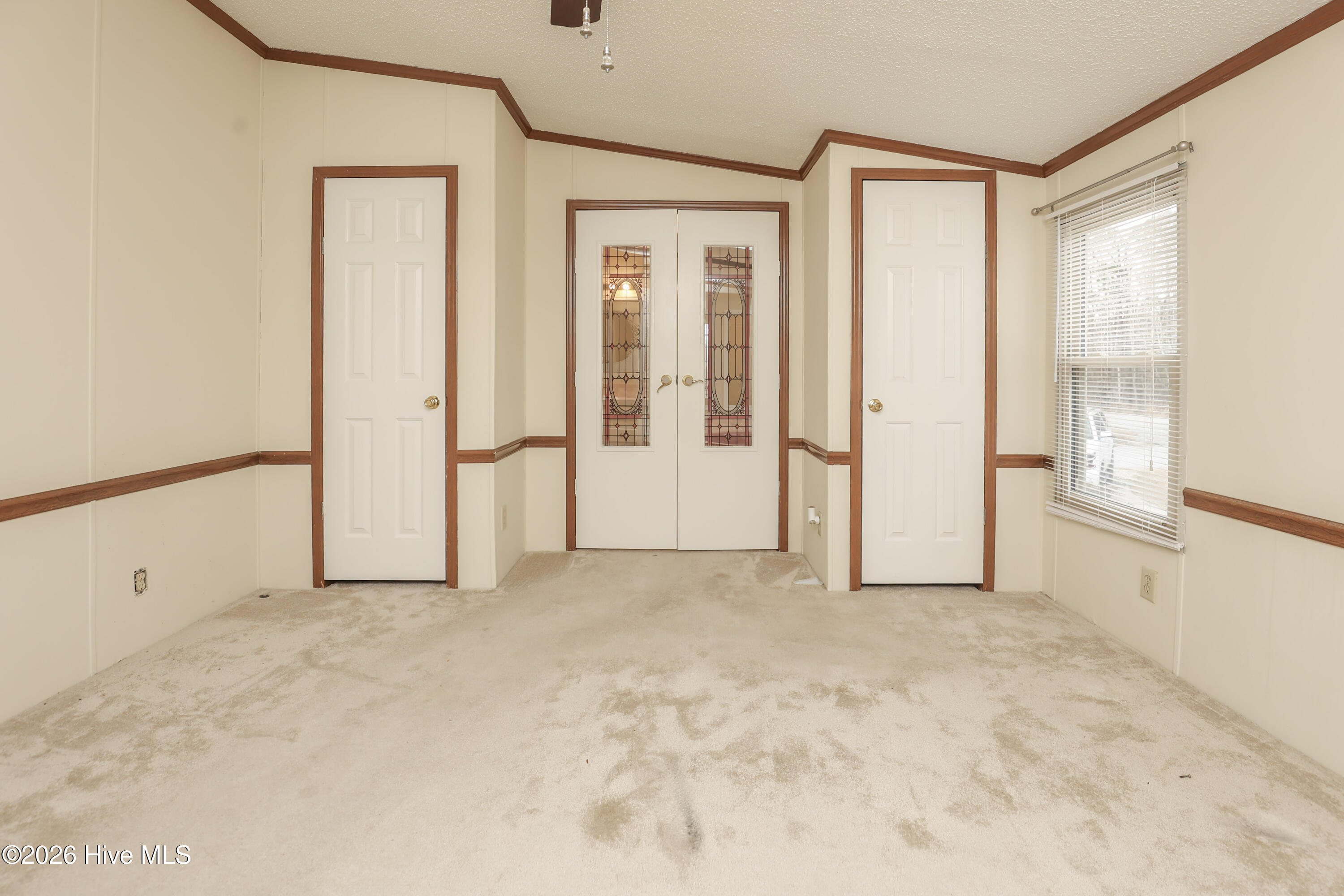 100548874 | Photo 28