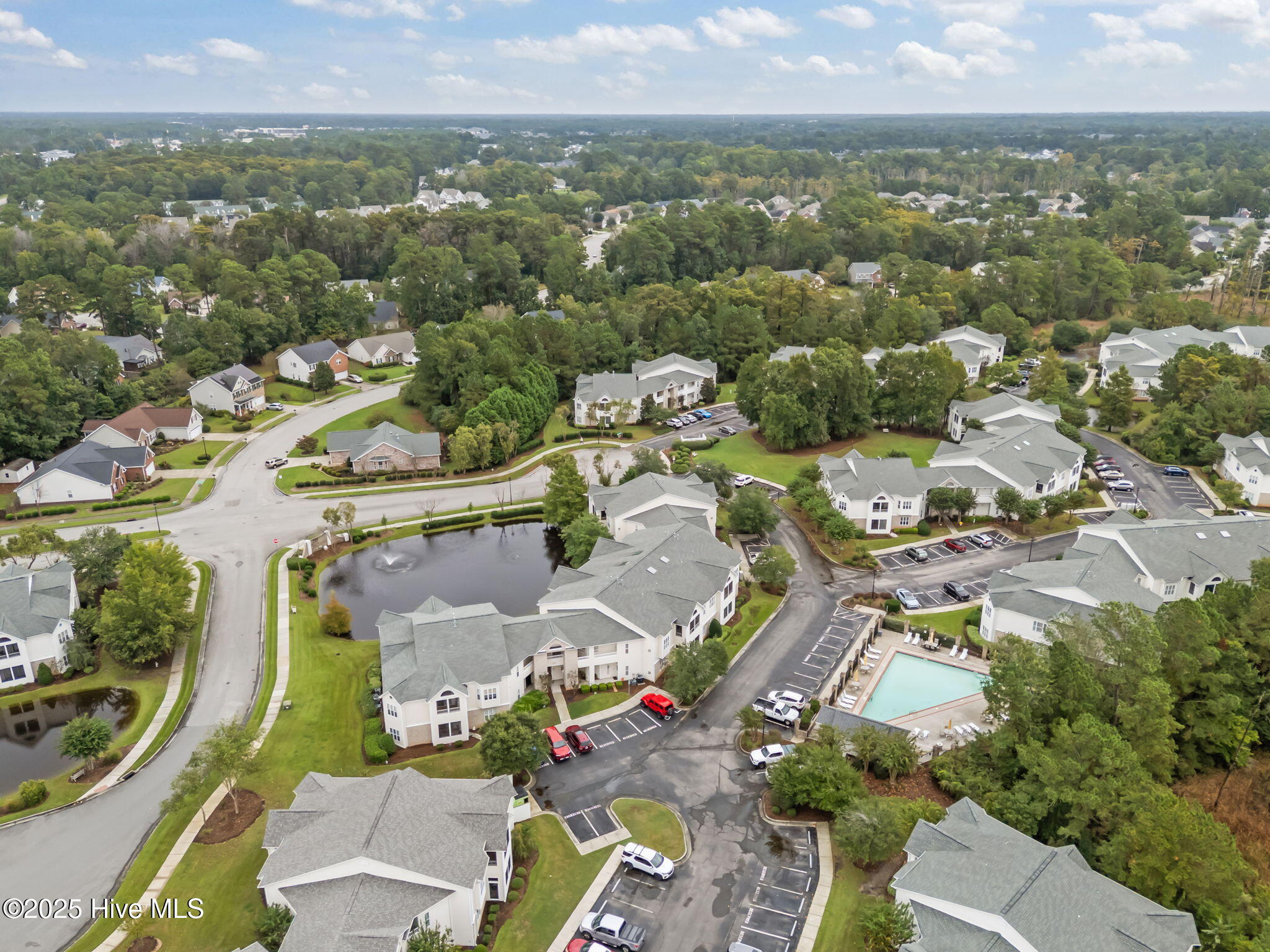 100532353 | Photo 49