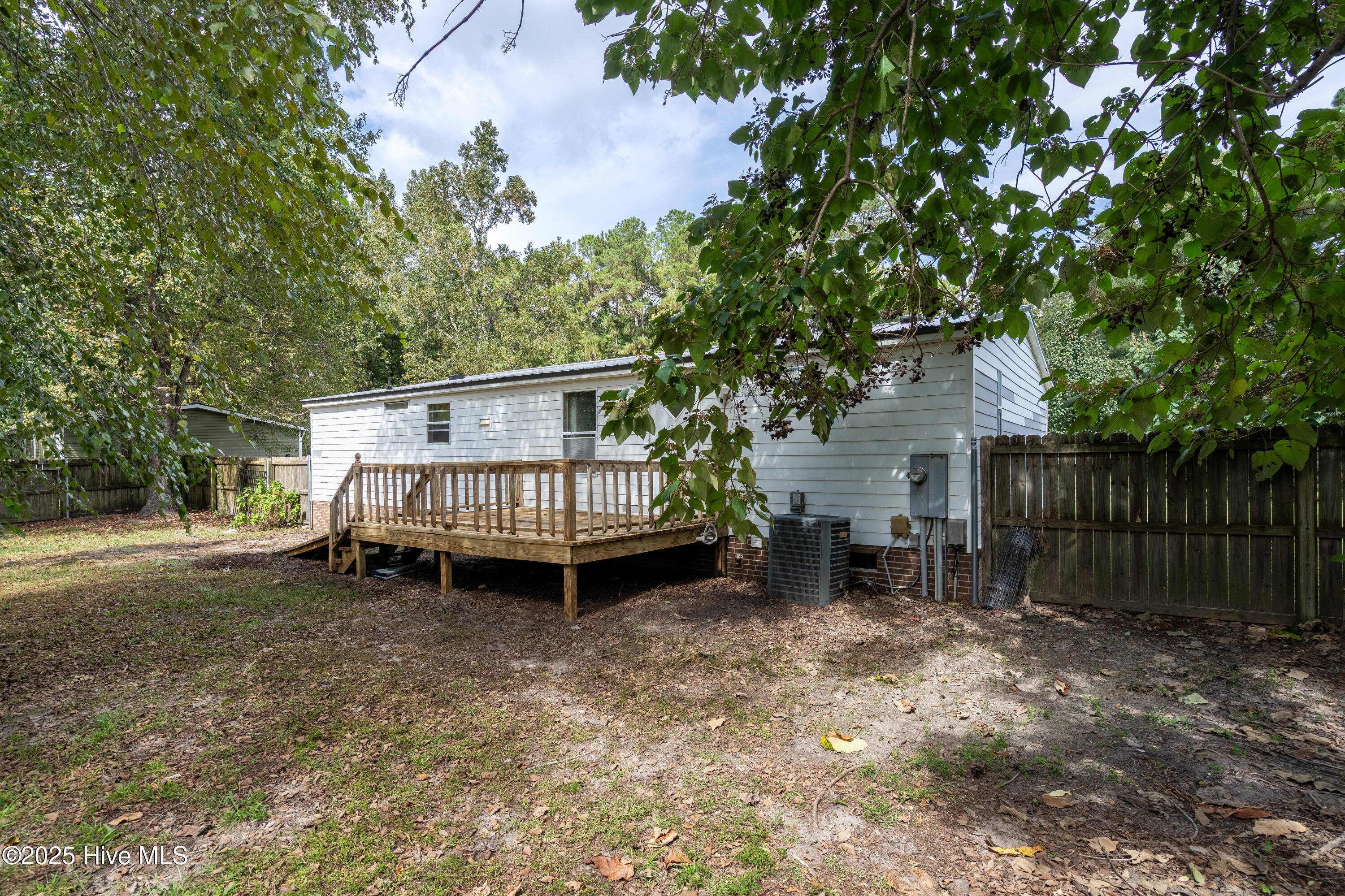 100535124 | Photo 16