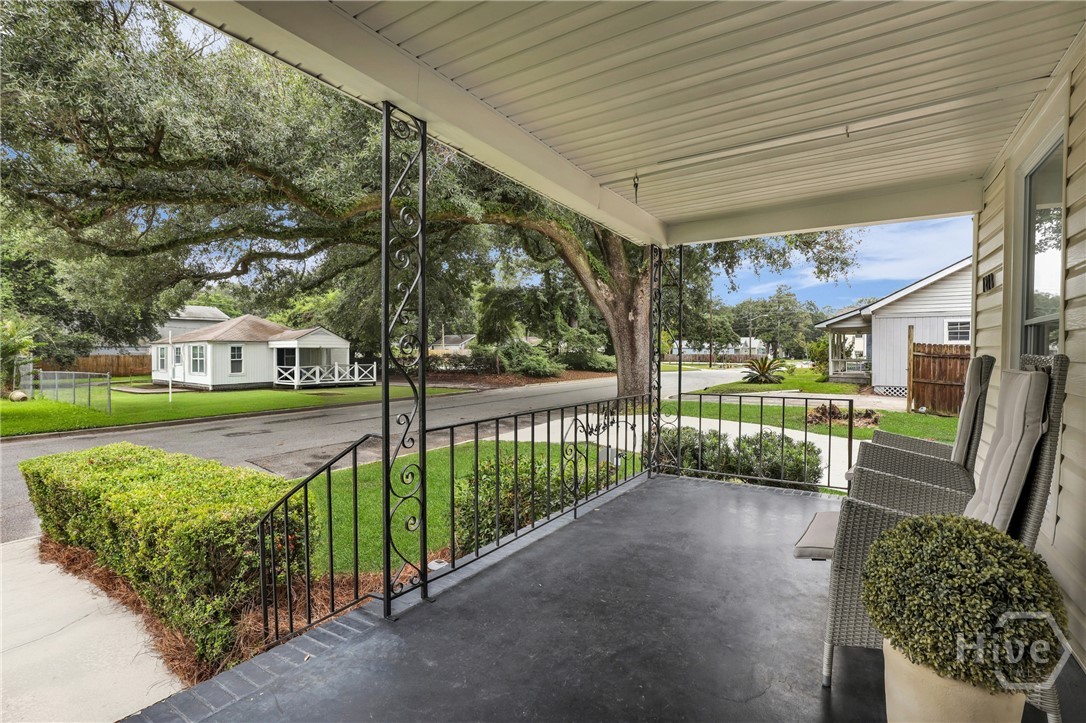 Front porch
*lawn photos may have been digitally