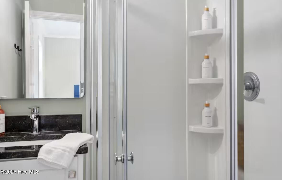 100488865 | Photo 27