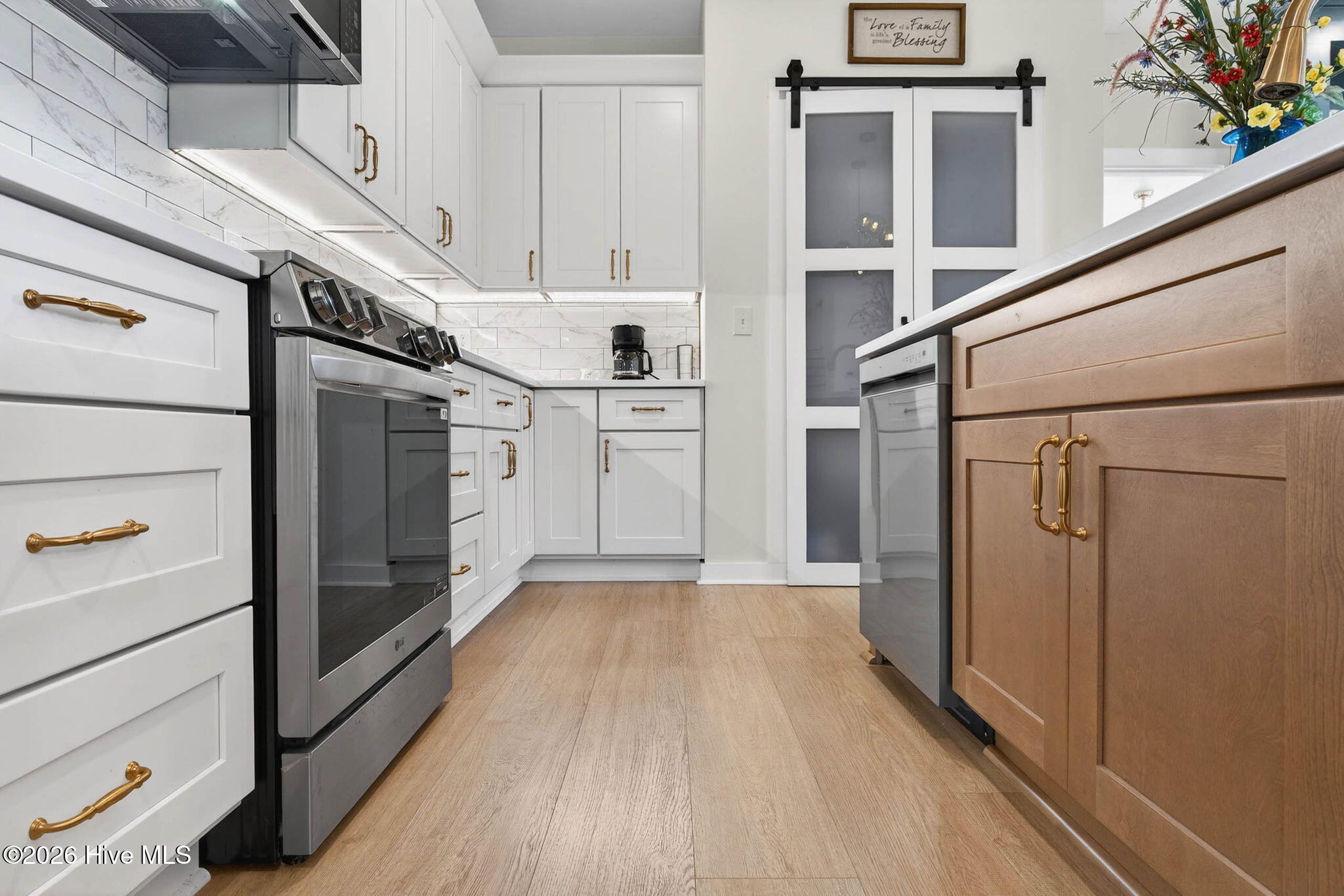 100563194 | Photo 17