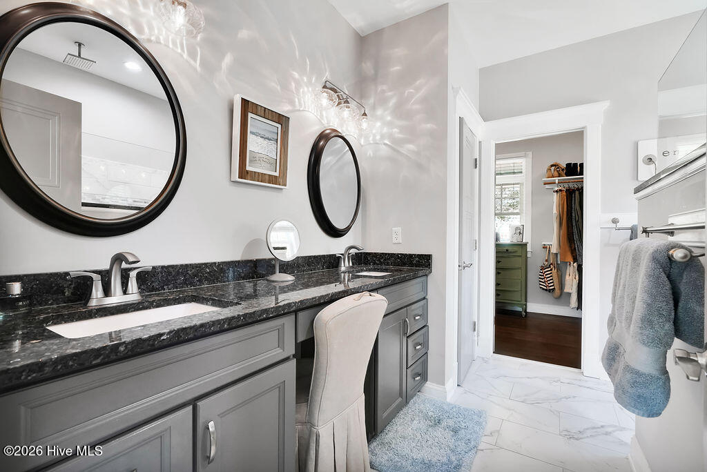 100562480 | Photo 32