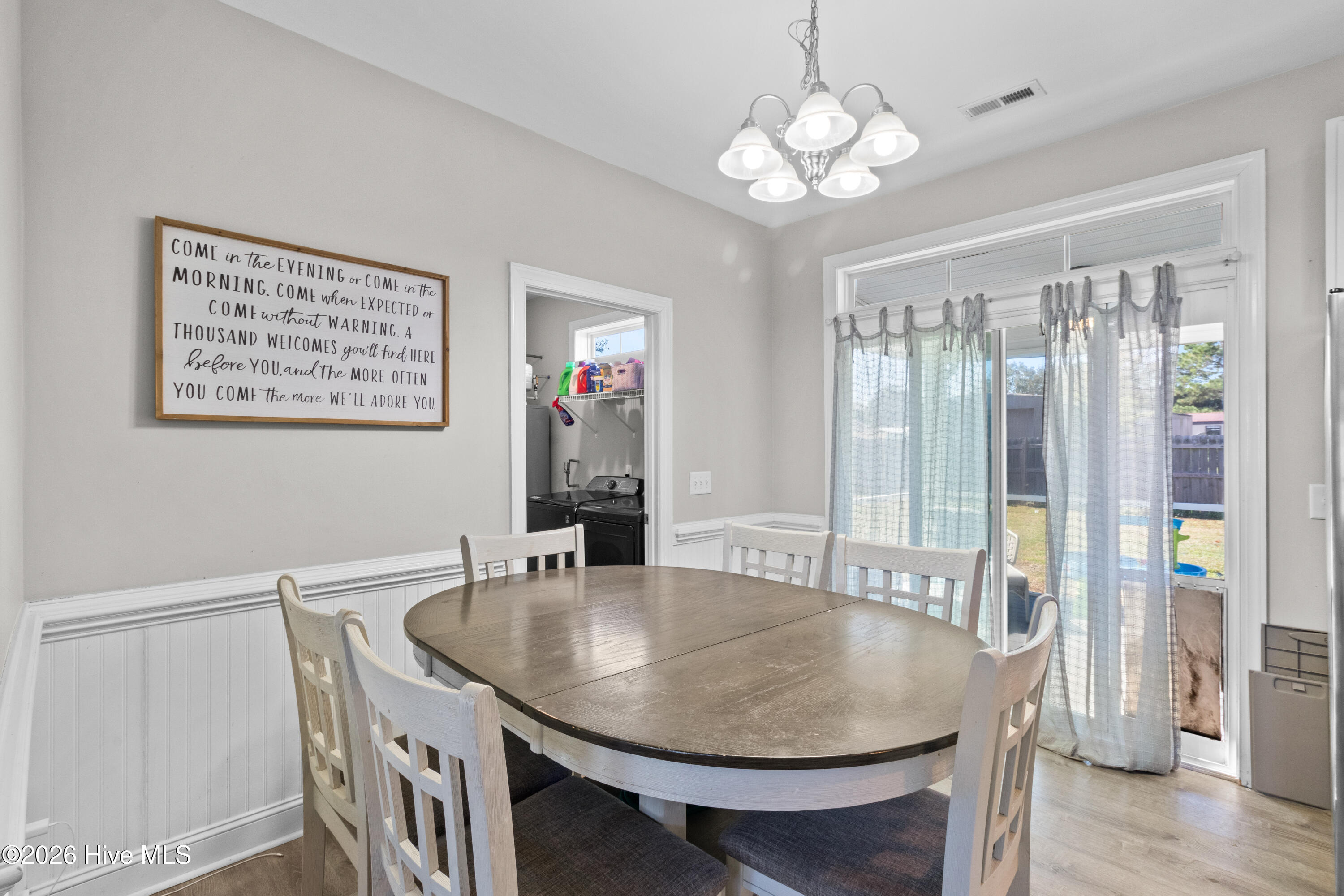 100549787 | Photo 13