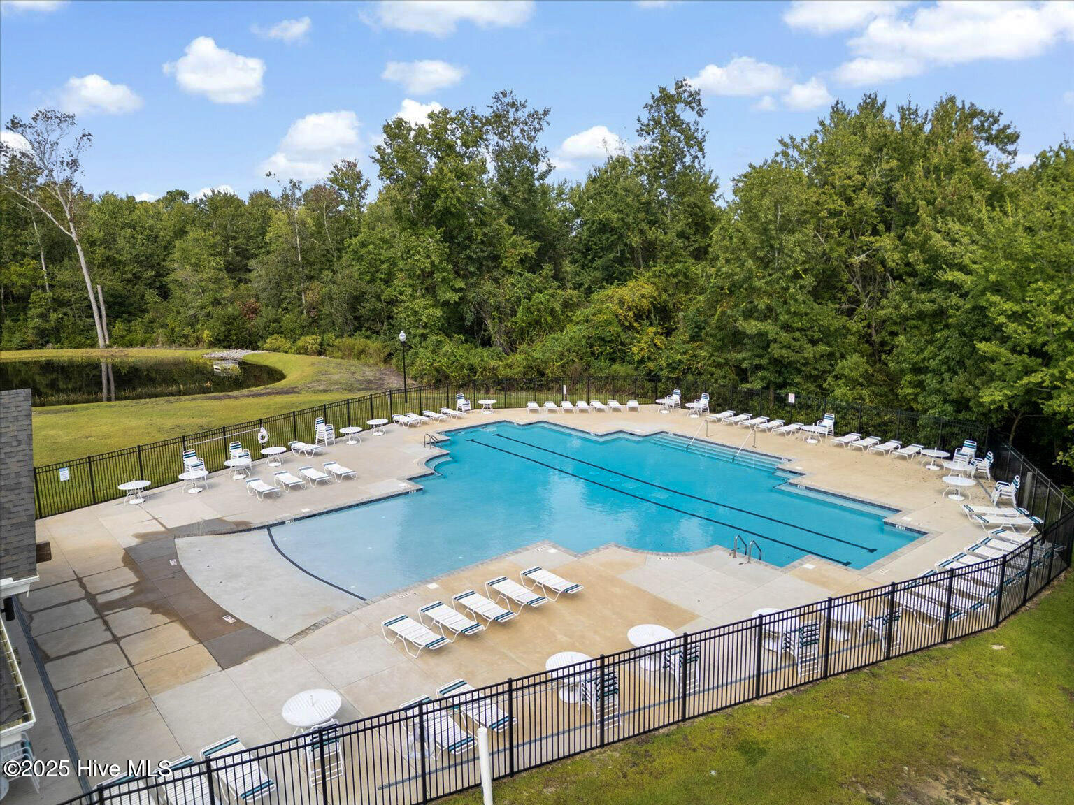 100542002 | Photo 27