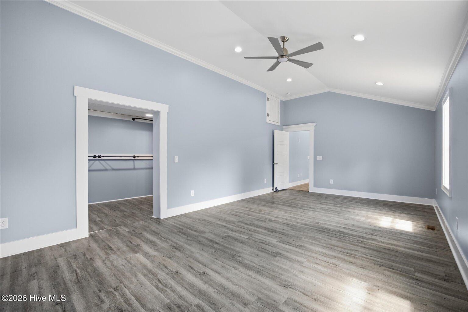 100565054 | Photo 42