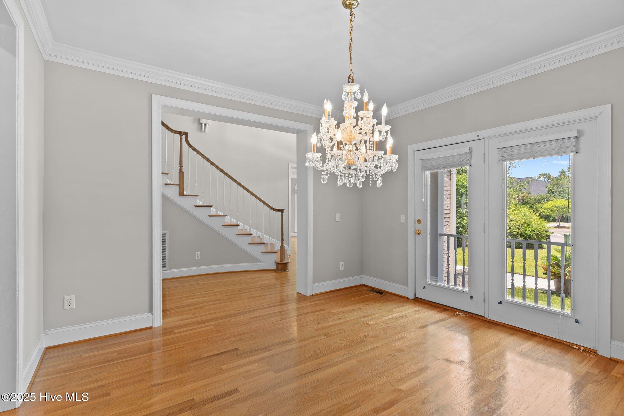 100549329 | Photo 21