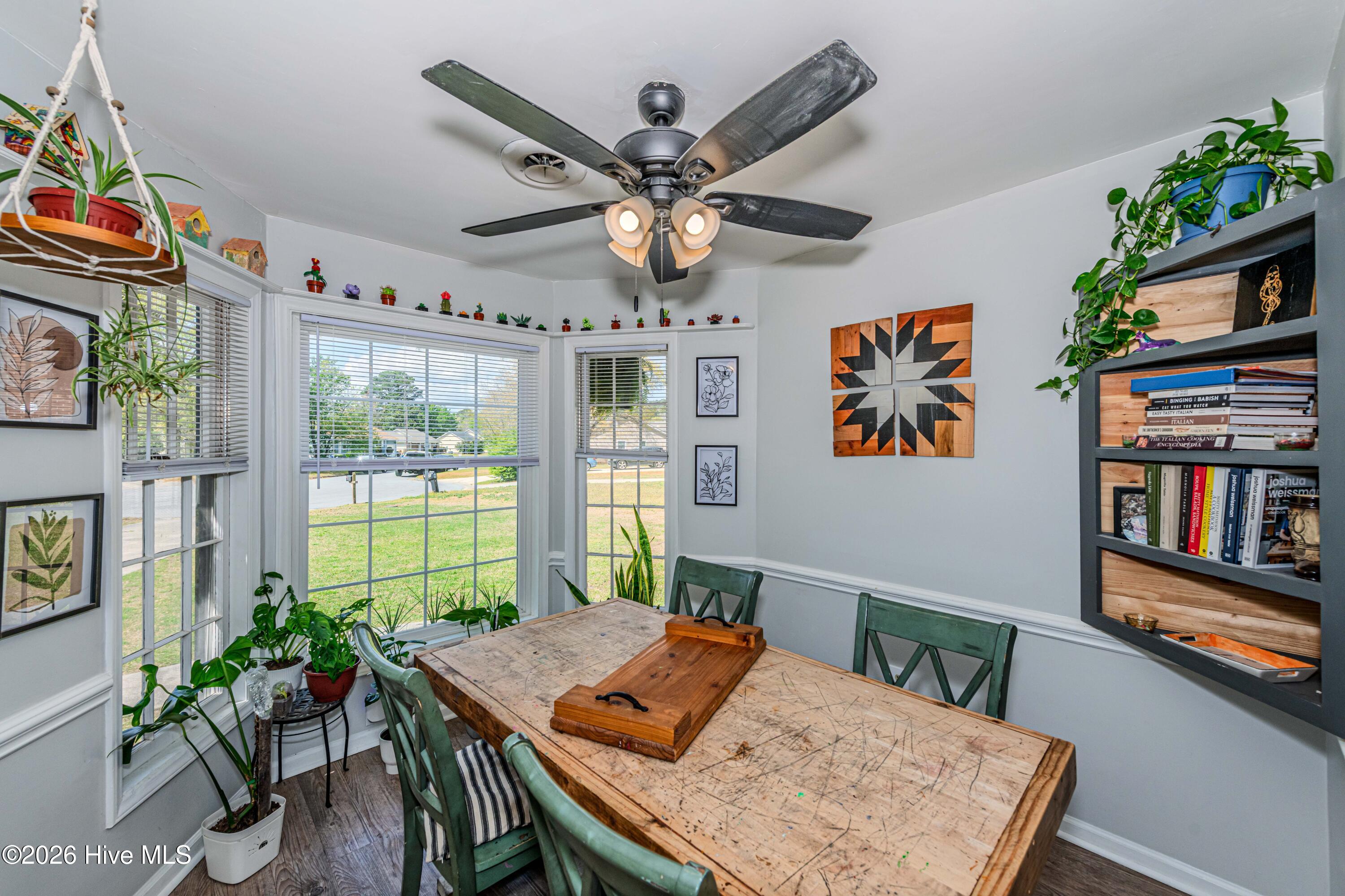 100569074 | Photo 33