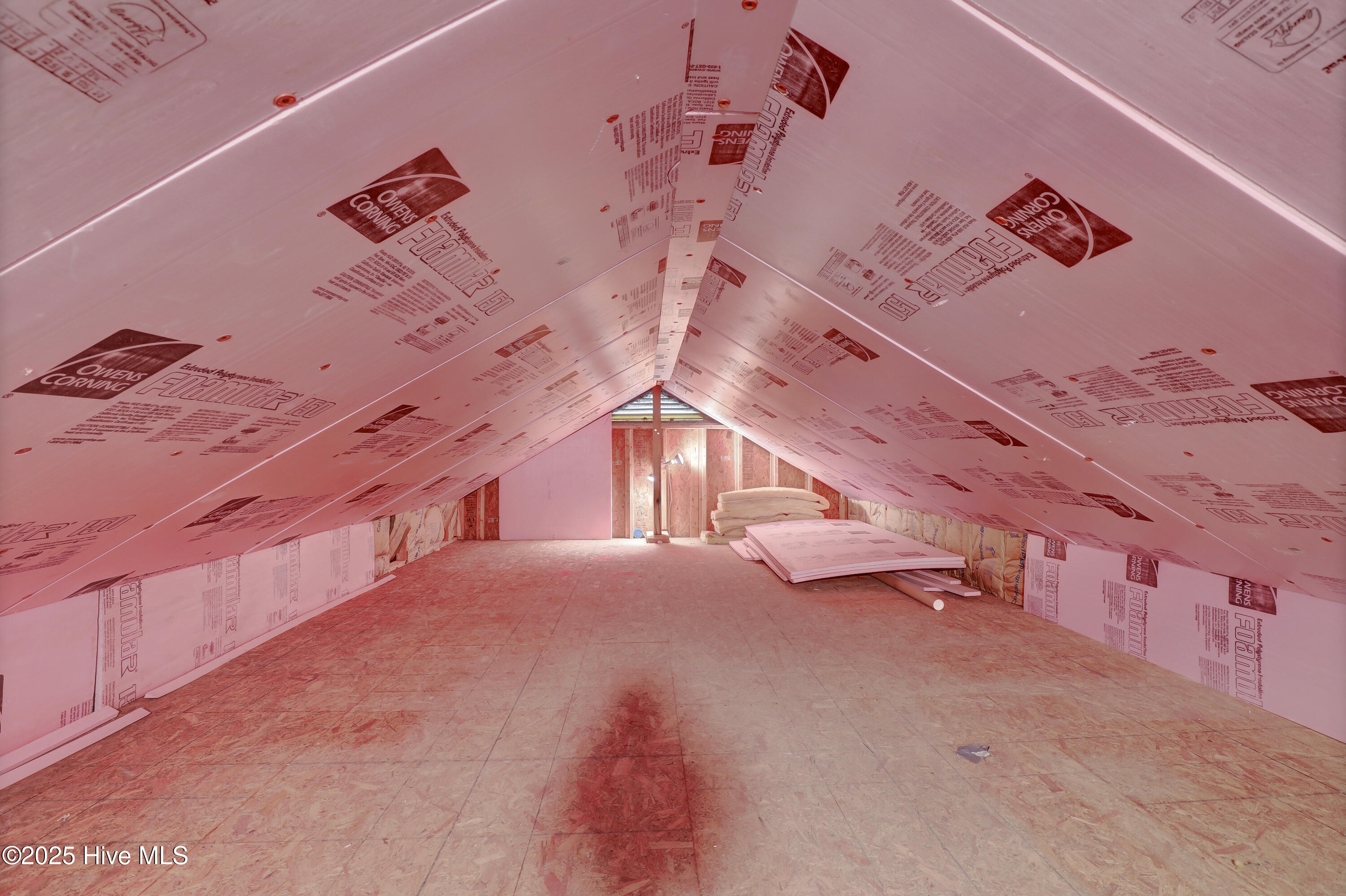 100544168 | Photo 26