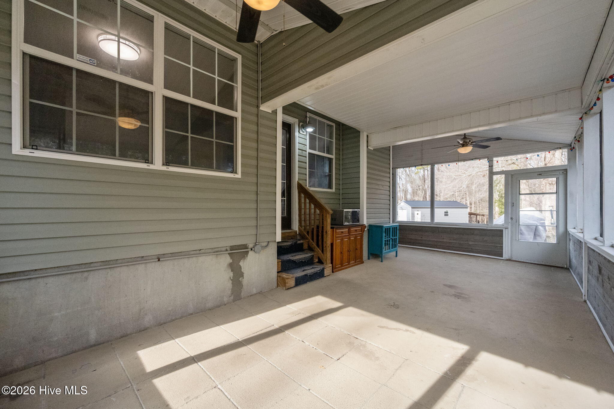 100552241 | Photo 43