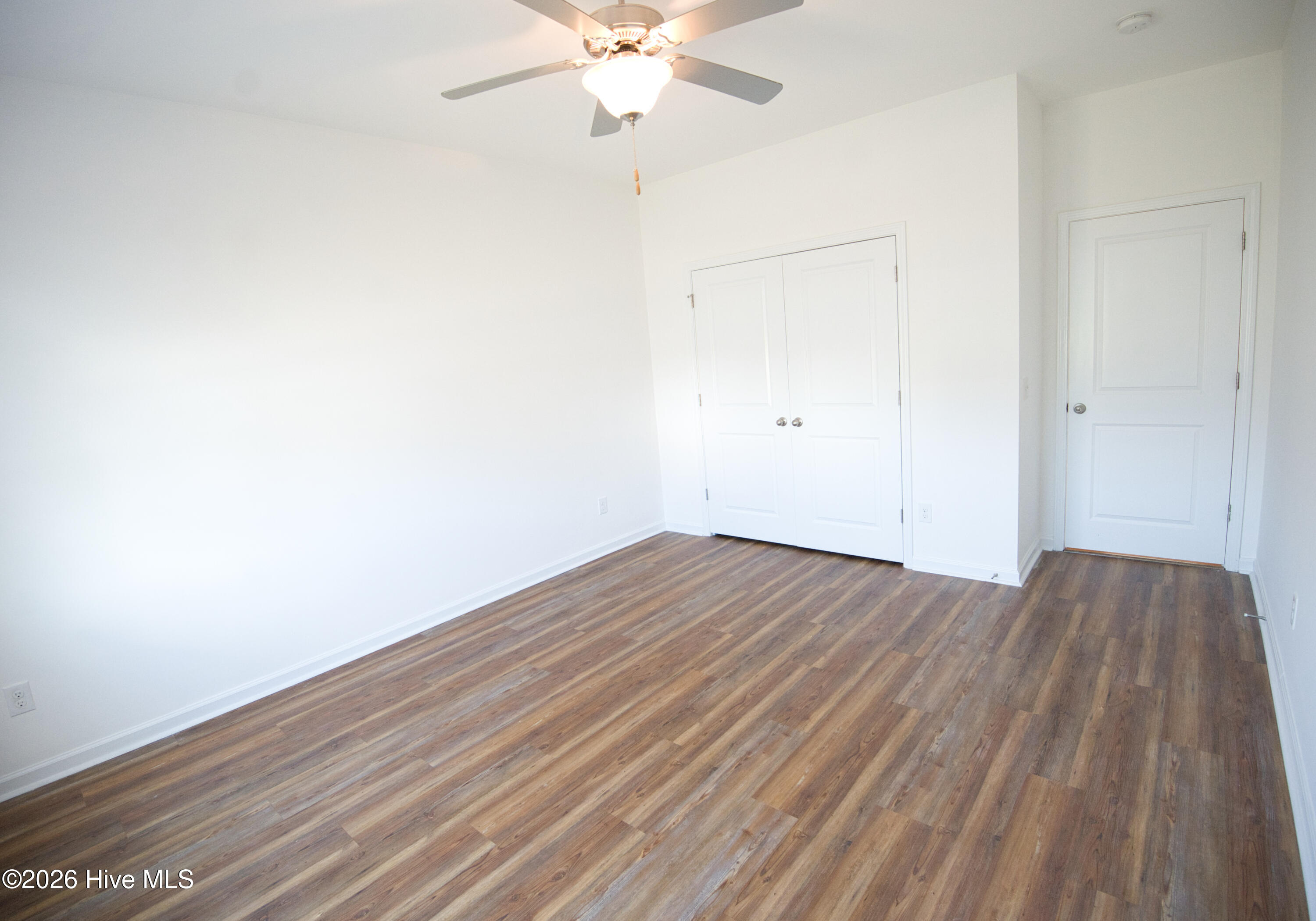 100569756 | Photo 37