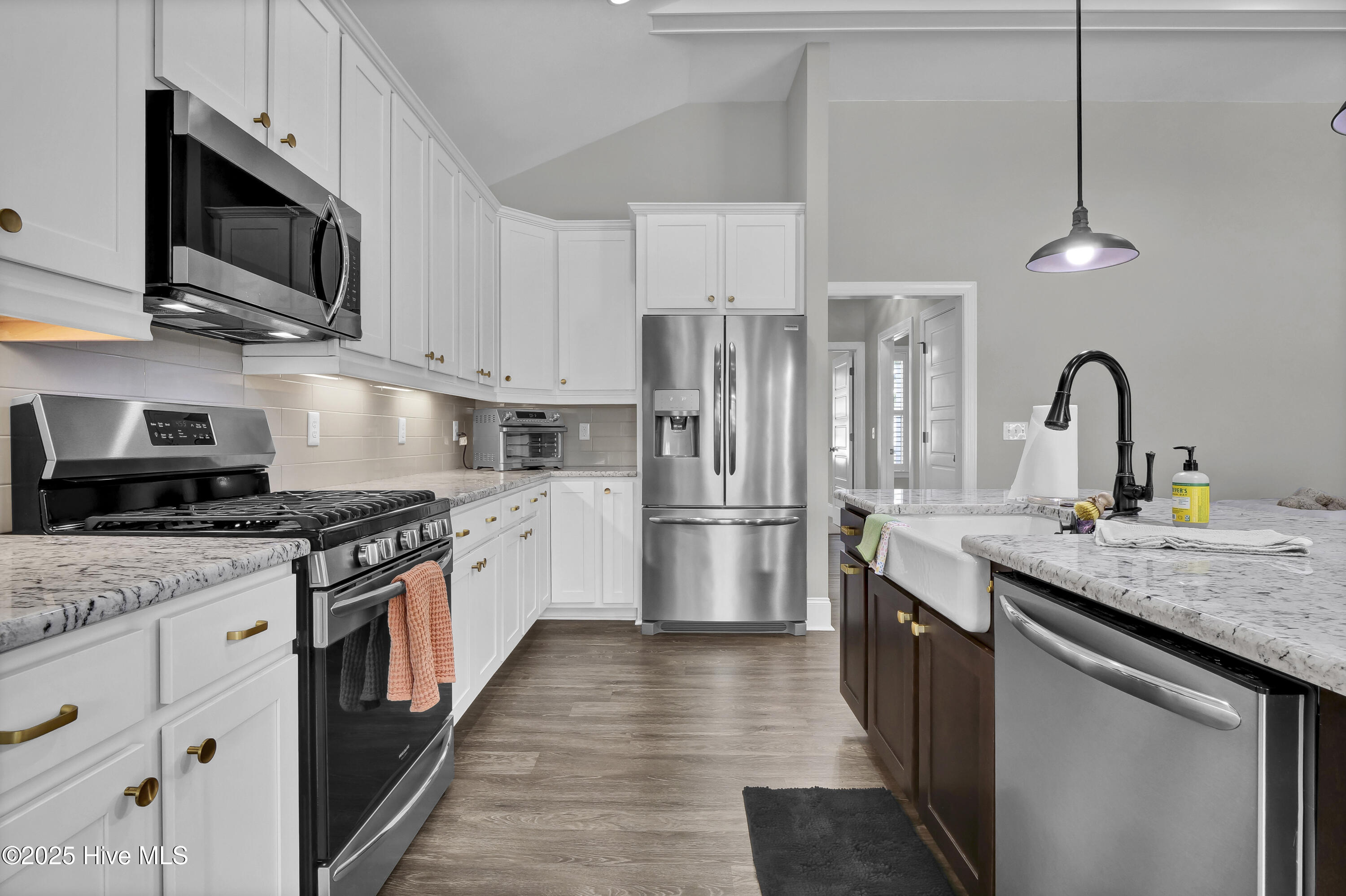 444 Yucca Lane, Wilmington, NC 28412 – photo 17: Stainless Appliances Stay