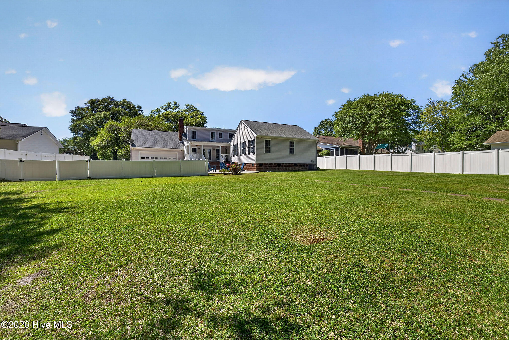 100567485 | Photo 51