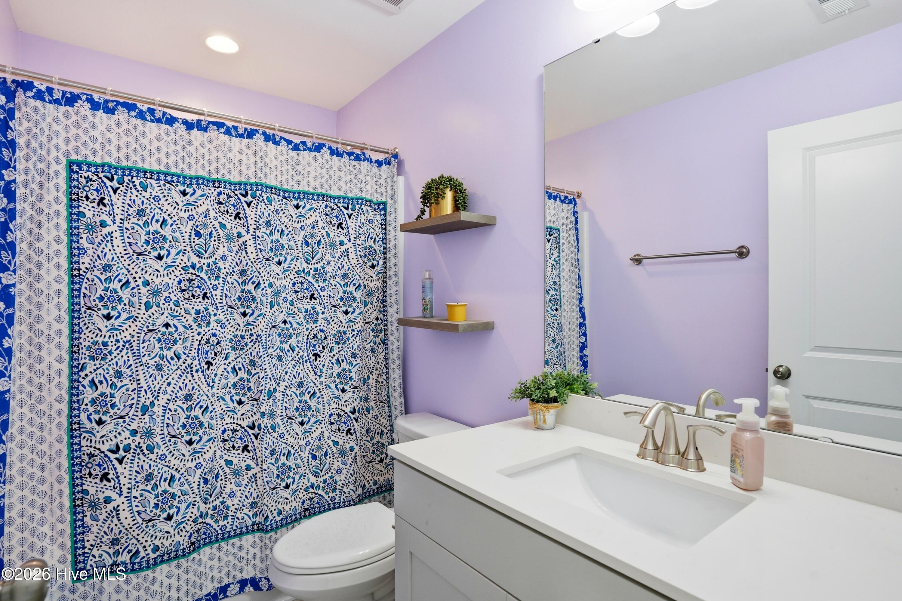 100555182 | Photo 25