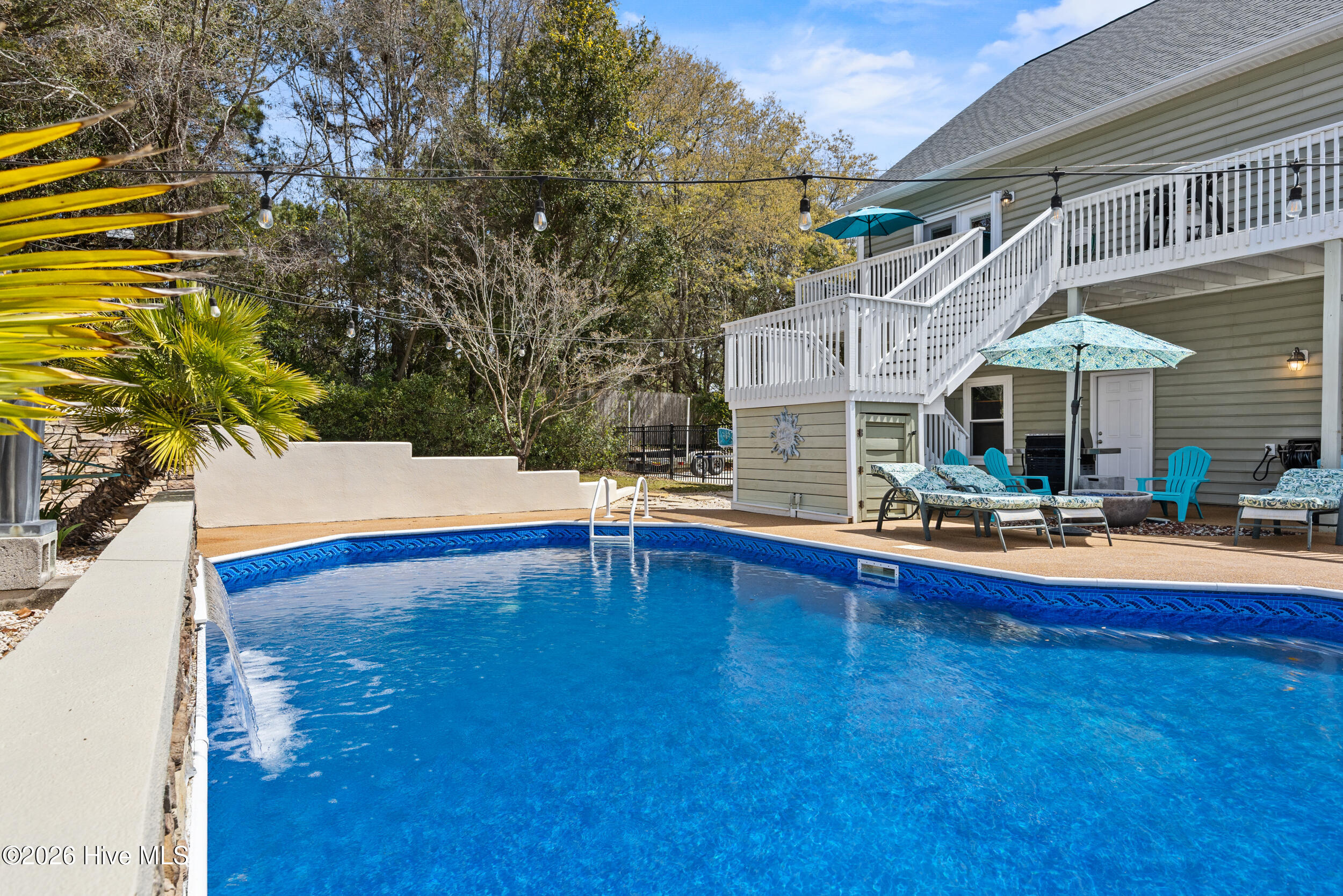 100567542 | Photo 75