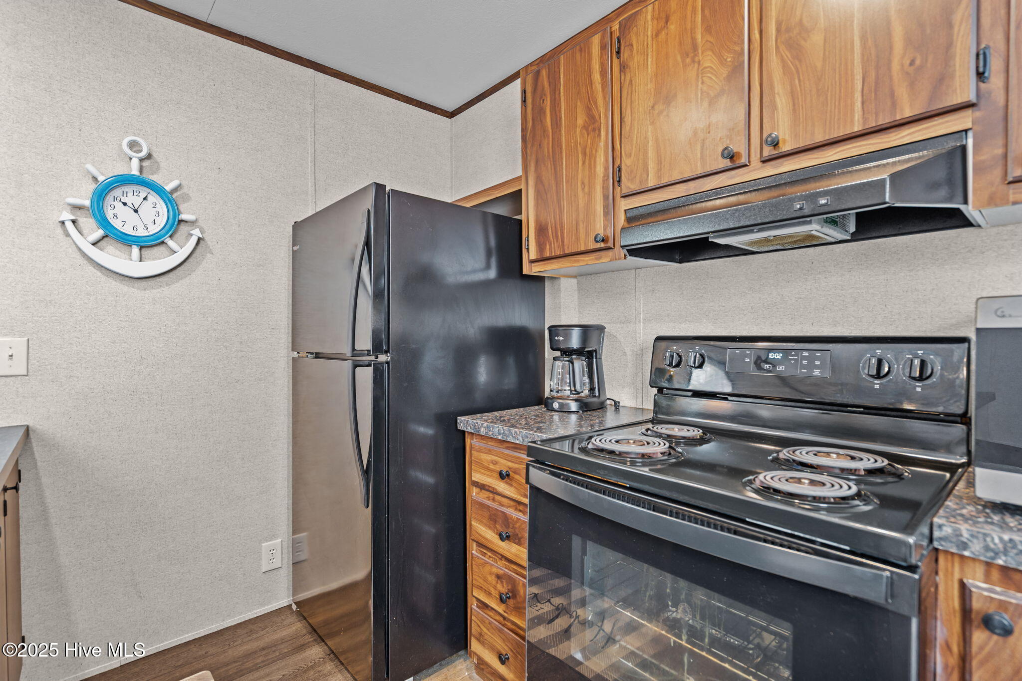 100547370 | Photo 43