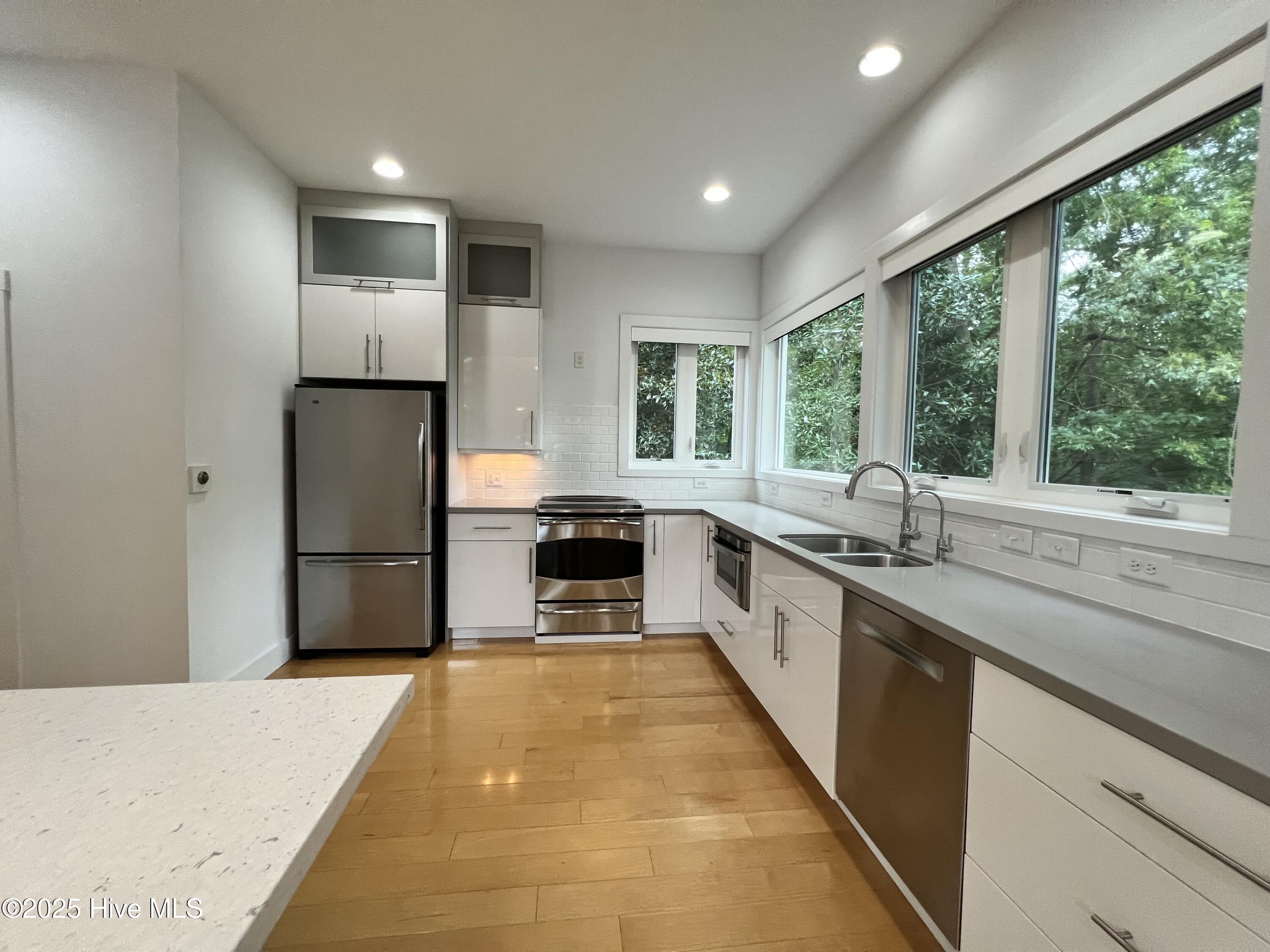 100546316 | Photo 12