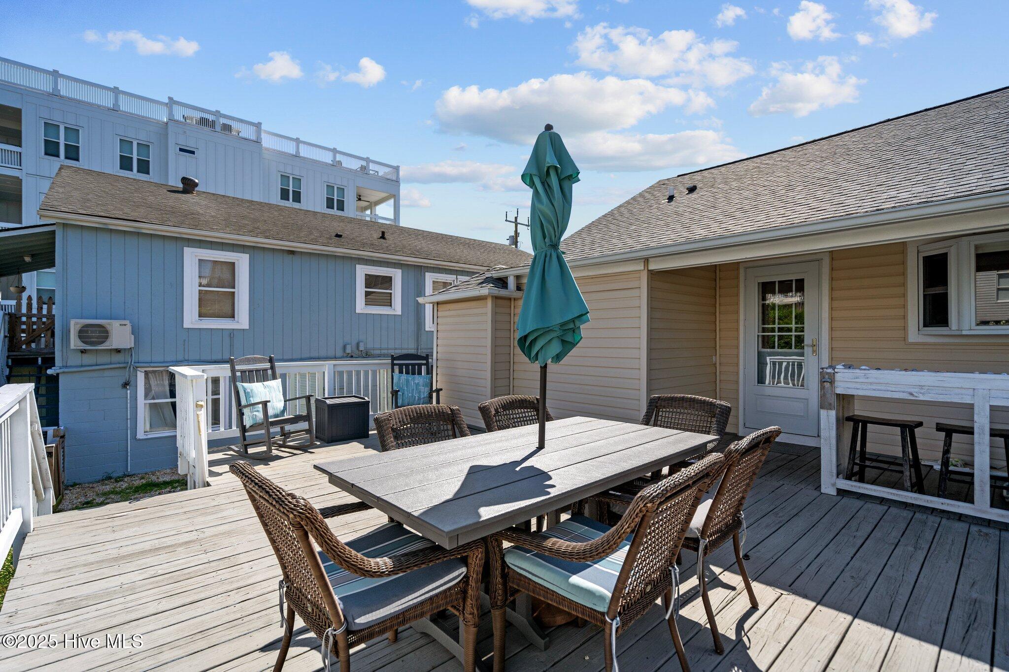 100532110 | Photo 53