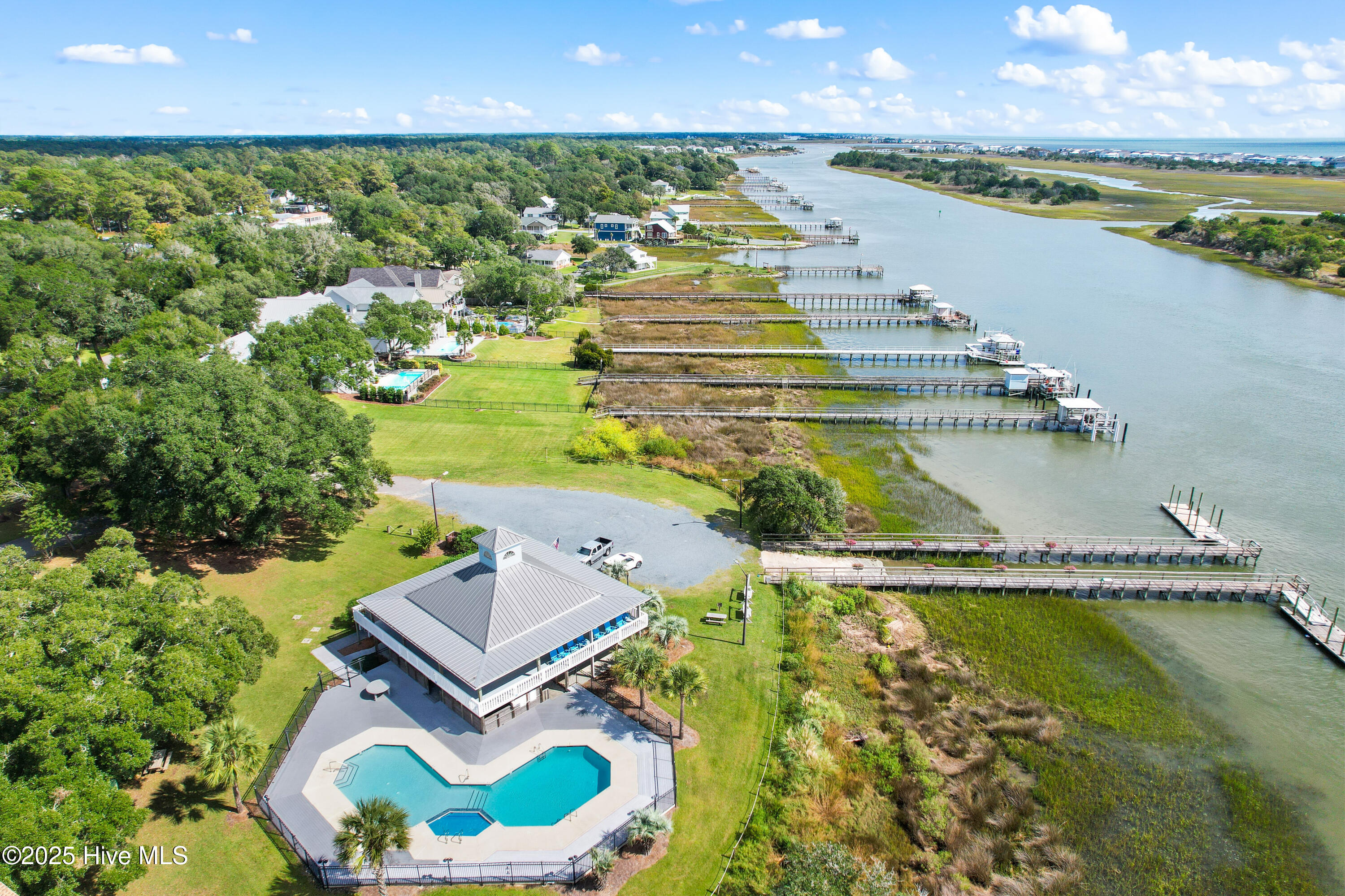 100537451 | Photo 34