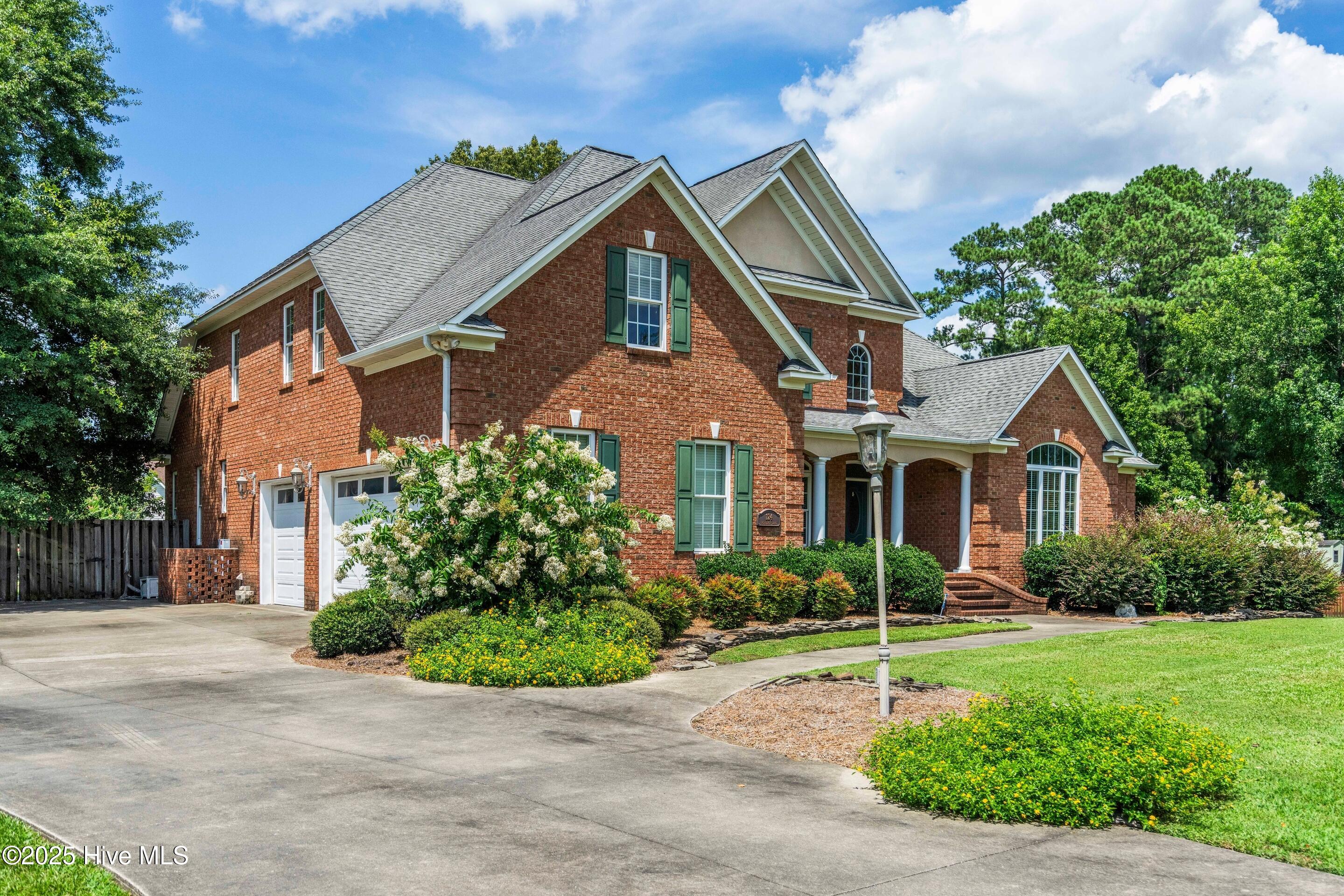 100518438 | Photo 65