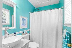 100505166 | Photo 23