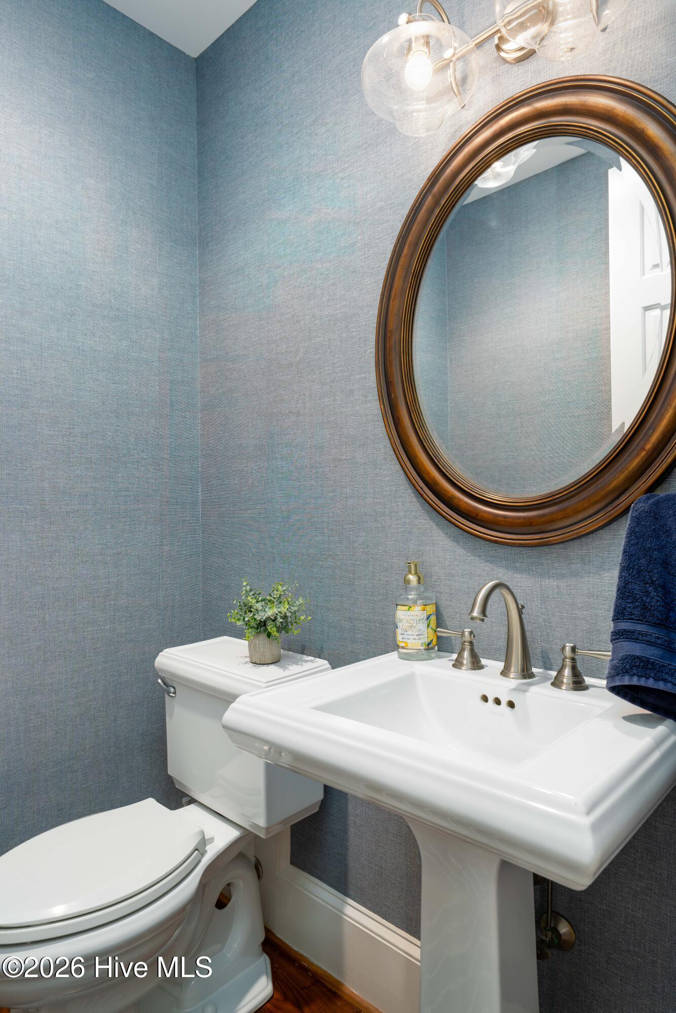 100549444 | Photo 47