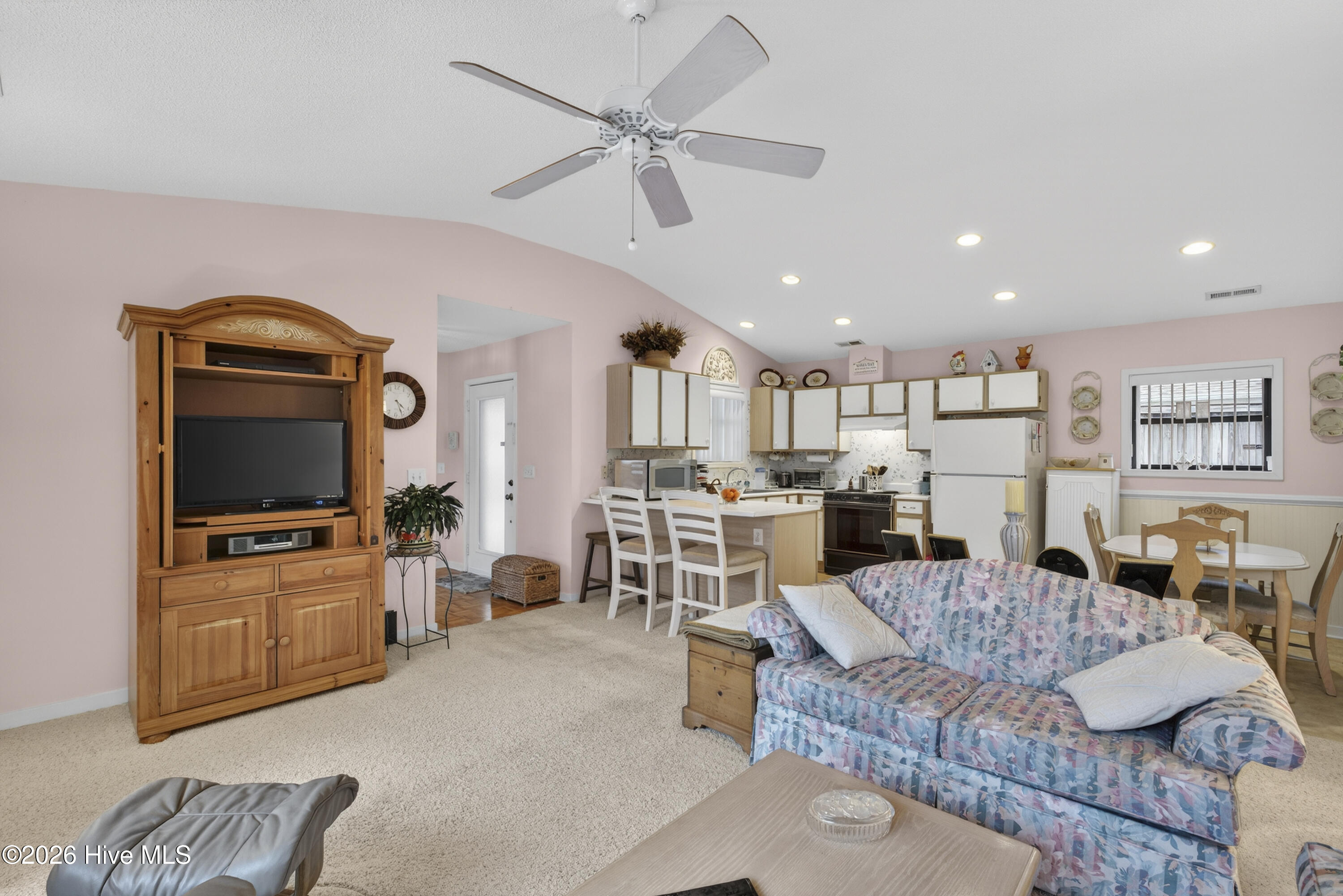 100557206 | Photo 24