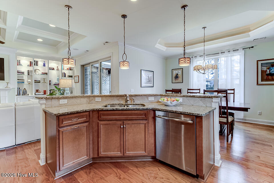 100548216 | Photo 13