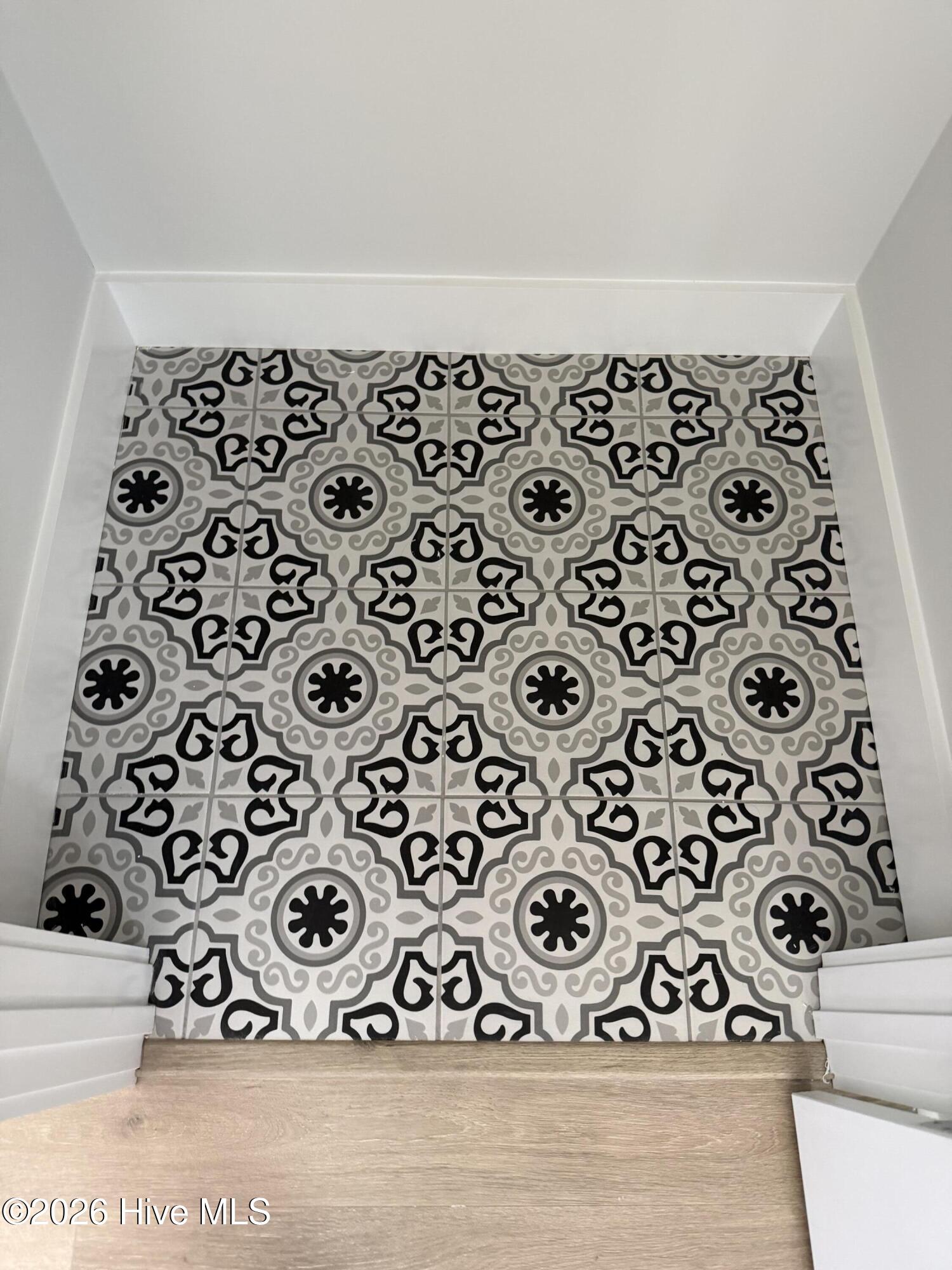 100532361 | Photo 10