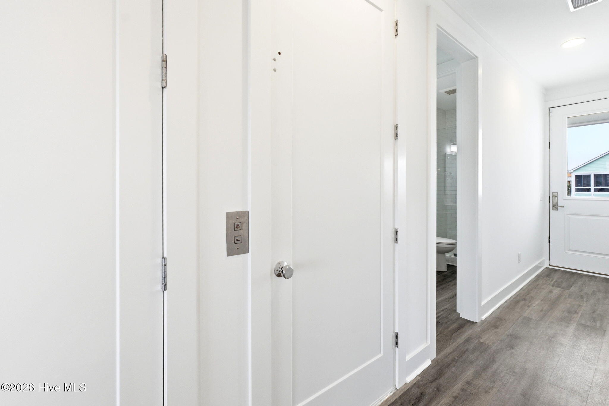 100564360 | Photo 13