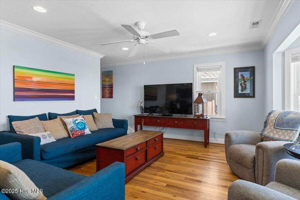 100513648 | Photo 18