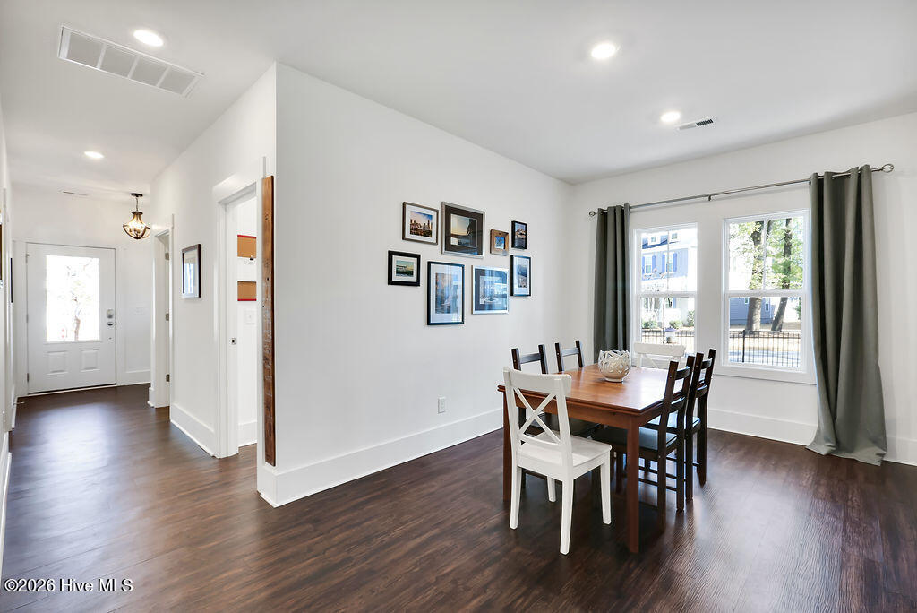 100549849 | Photo 10